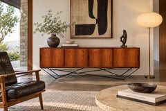 Credenza in palissandro brasiliano danese su base architettonica di Knud Nielsen