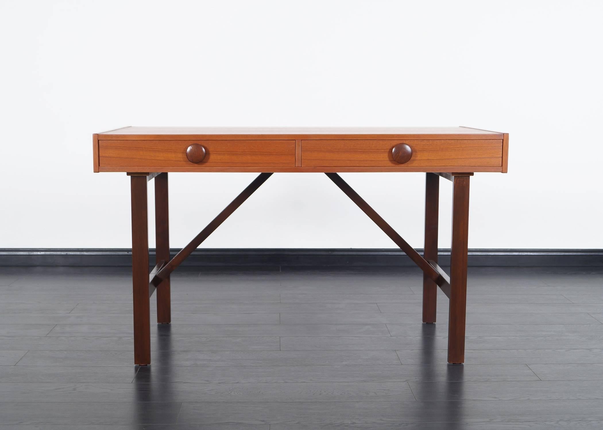 Danish Modern Teak Desk In Excellent Condition In North Hollywood, CA