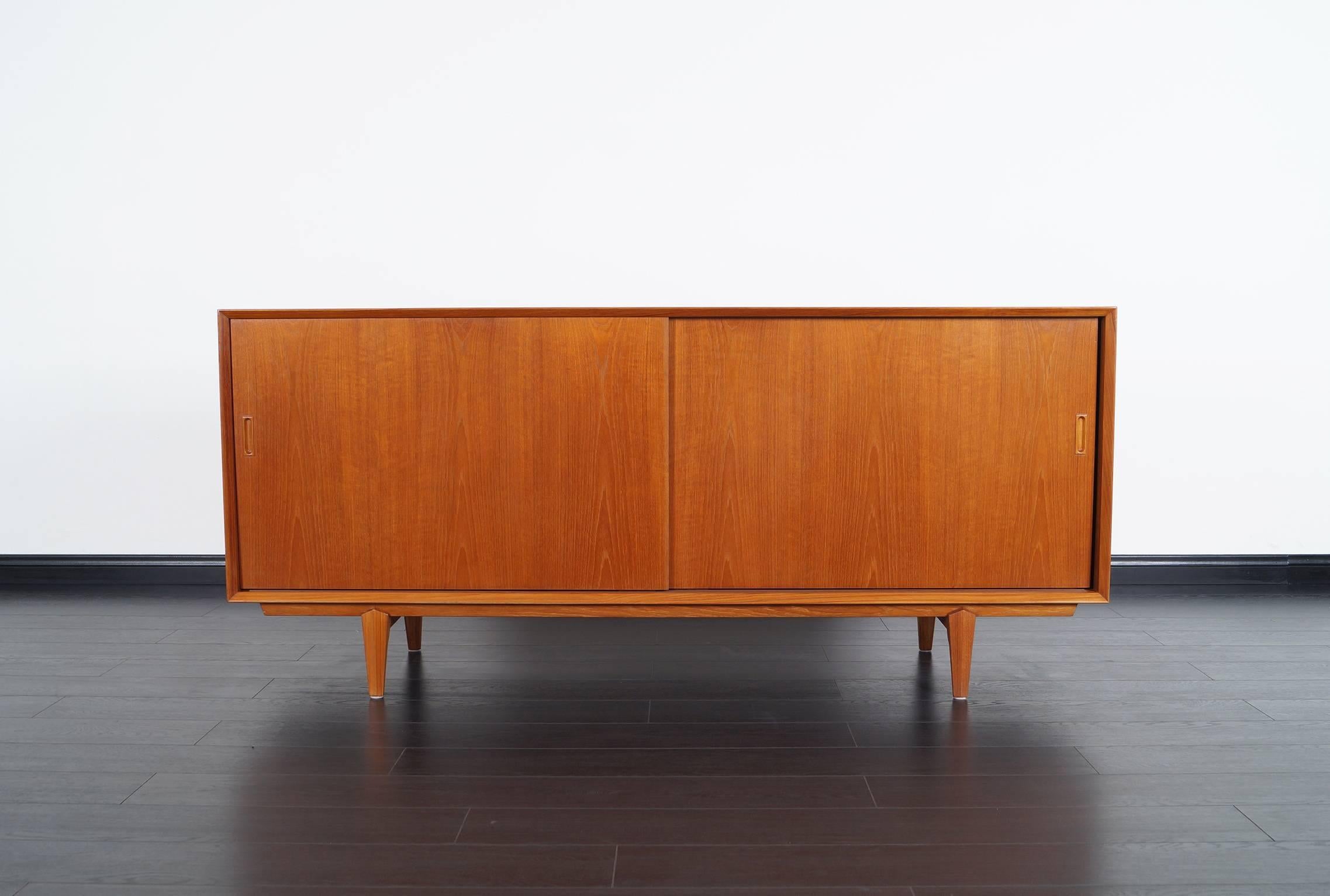 Danish Modern Teak Sideboard In Excellent Condition In North Hollywood, CA