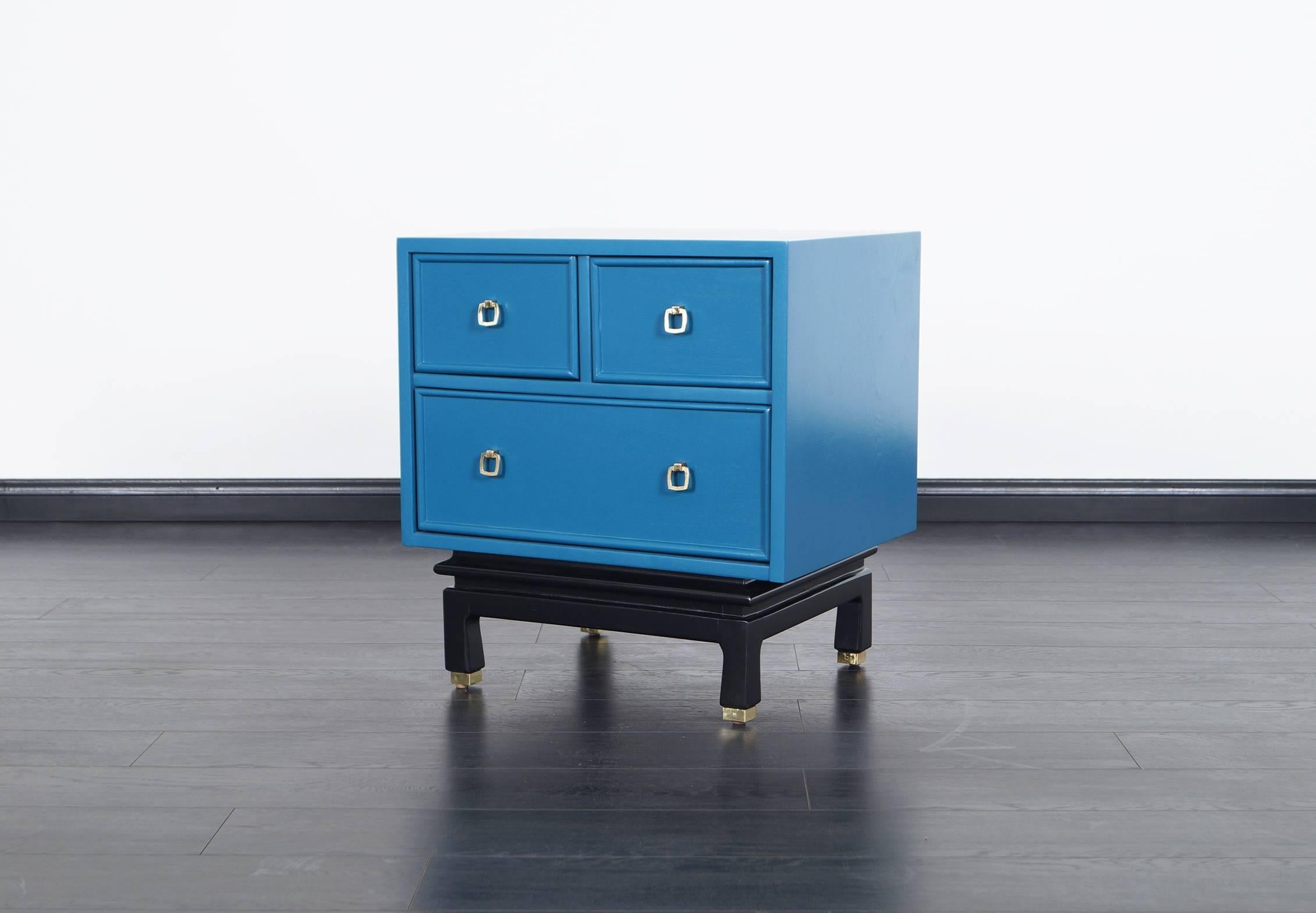 Mid-20th Century Vintage Lacquered Nightstands by American of Martinsville