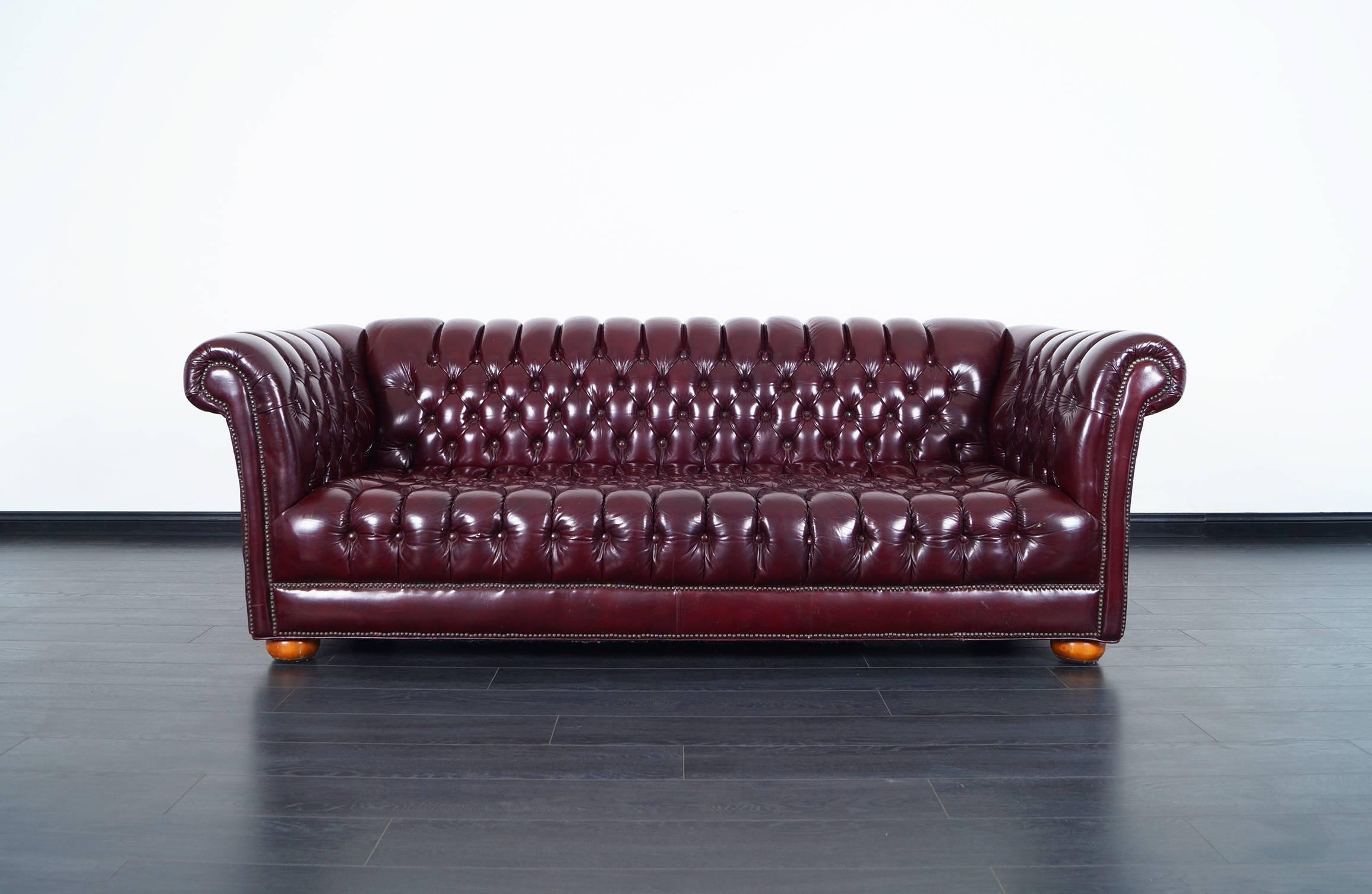 chesterfield sofa burgundy