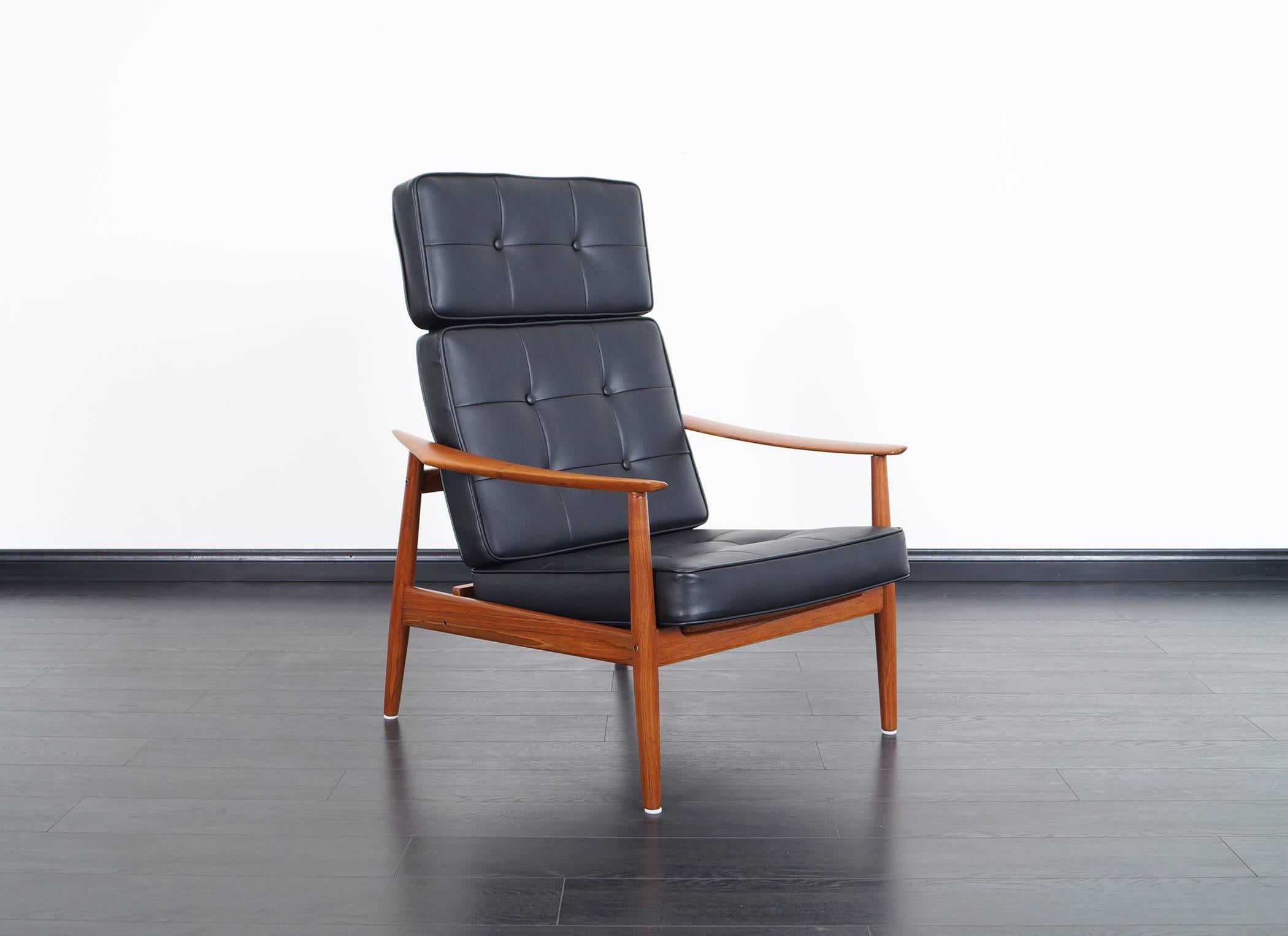 Scandinavian Modern Danish Modern Reclining Lounge Chairs and Ottoman by Arne Vodder
