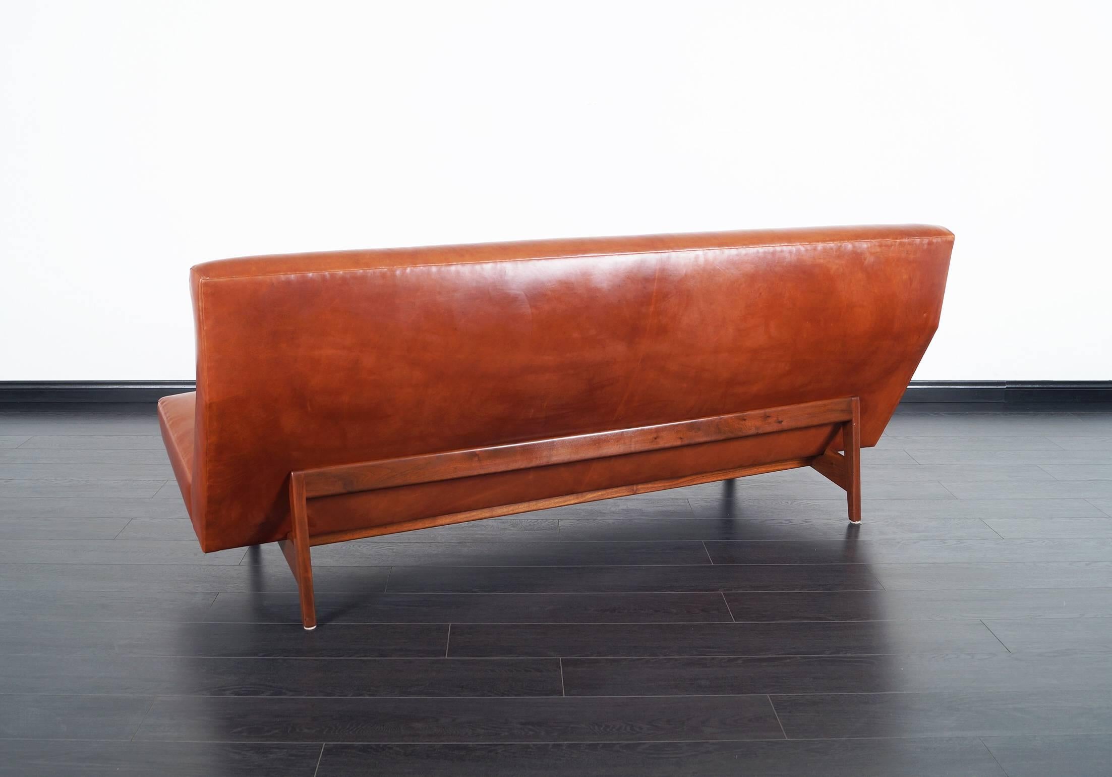 Mid-20th Century Vintage Leather and Walnut Sofa by Jens Risom