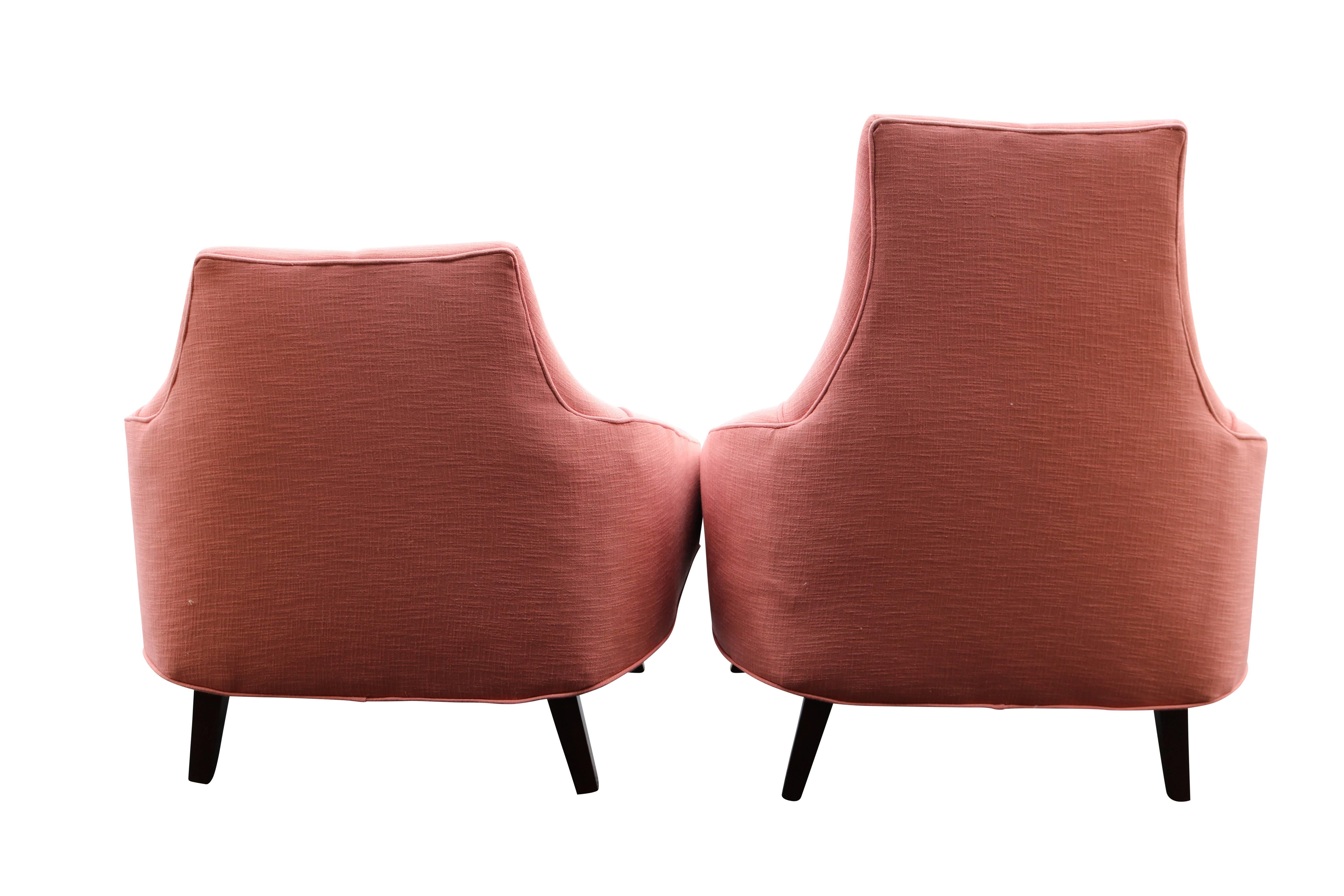 20th Century Pair of Mid-Century Modern Pink Linen and Walnut Gondola Chairs
