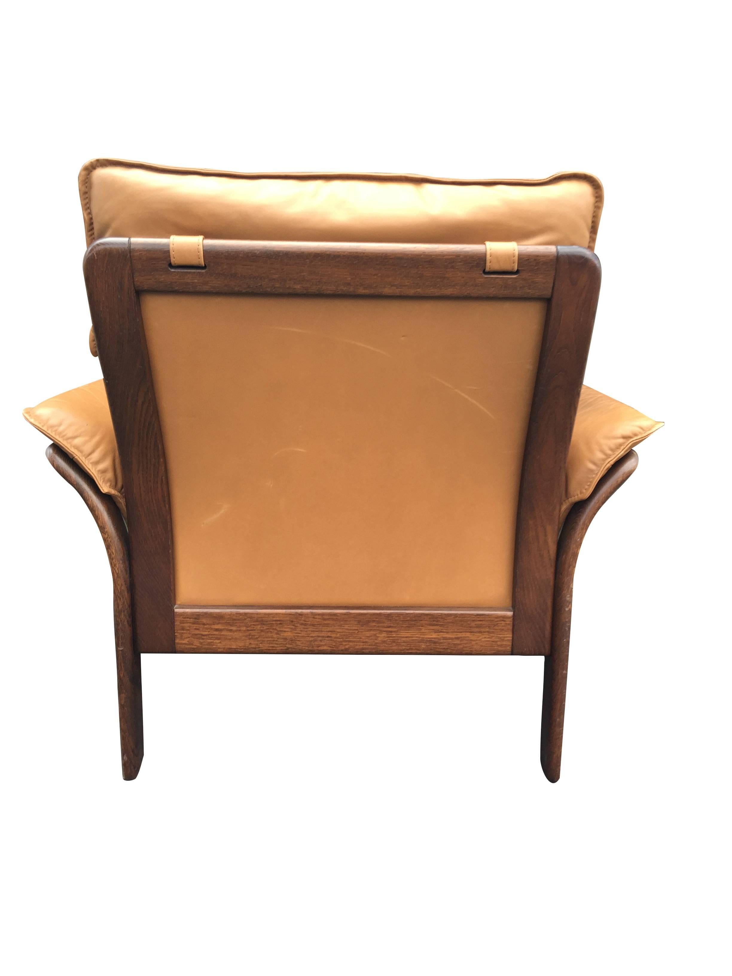 Scandinavian Modern 1970s Camel Leather and Rosewood Scandinavian Chair
