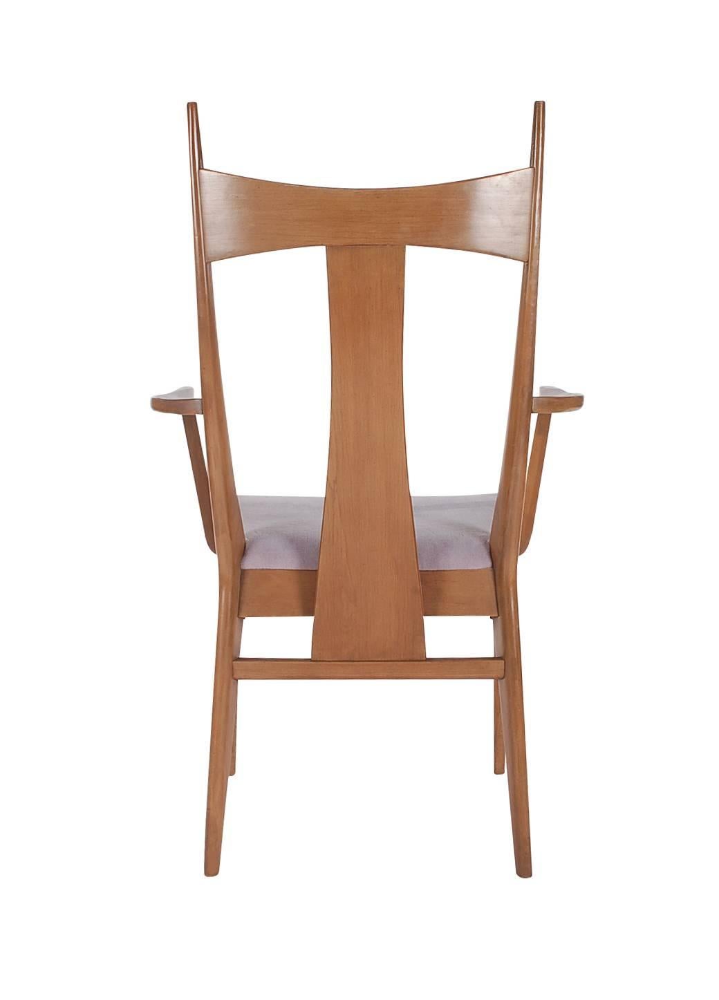 Moderne Esszimmerstühle aus Nussbaumholz nach Paul McCobb oder Gio Ponti aus der Jahrhundertmitte (Mitte des 20. Jahrhunderts) im Angebot