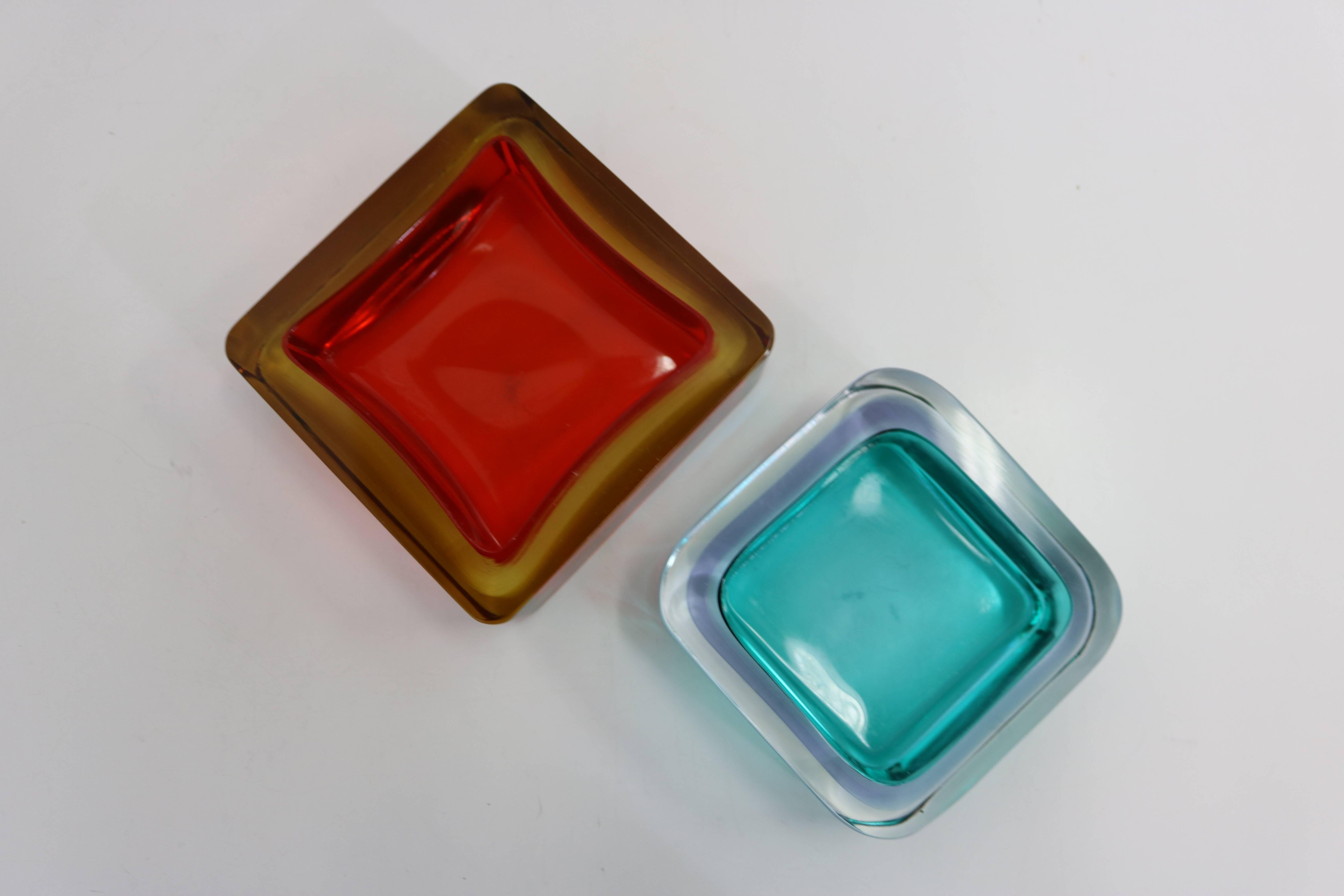 Mid-Century Modern Pair of Italian Mid-Century Murano Sommerso Cased Glass Dishes