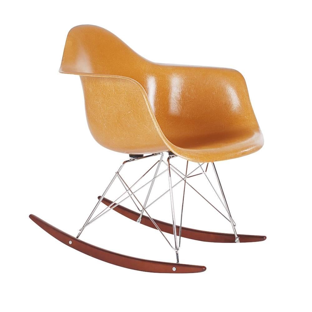 Vintage Herman Miller Charles Eames Fiberglass Rocking Lounge Chair