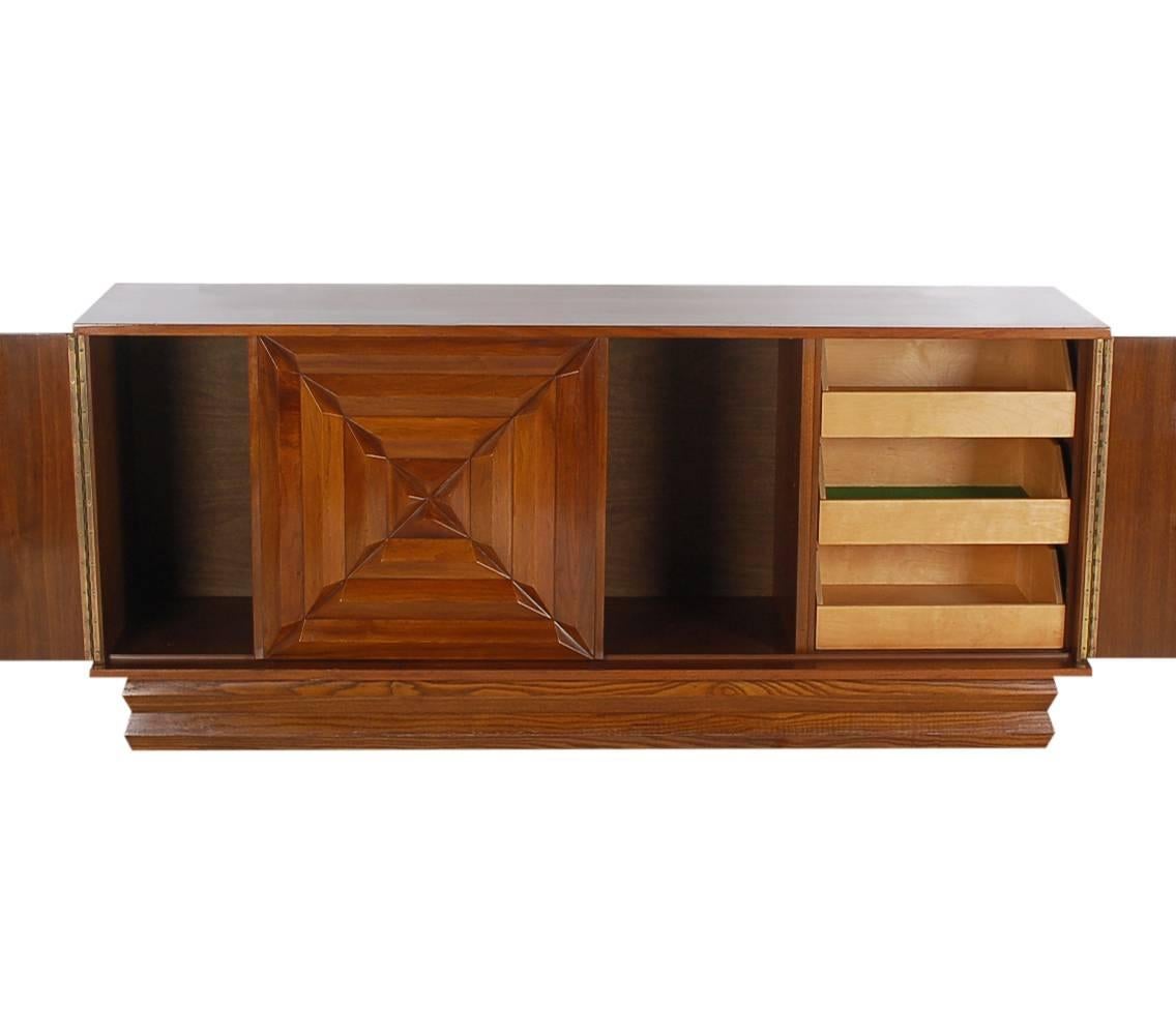 Mid-Century Modern Art Deco Walnut Credenza Cabinet or Dresser after Nakashima In Excellent Condition In Philadelphia, PA