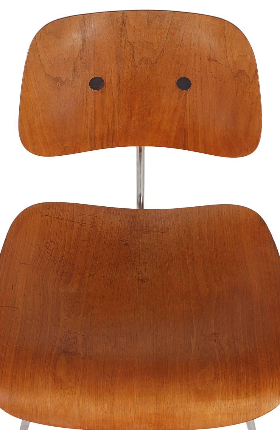 Set of Six Charles Eames for Herman Miller DCM Plywood Dining Chairs In Good Condition In Philadelphia, PA