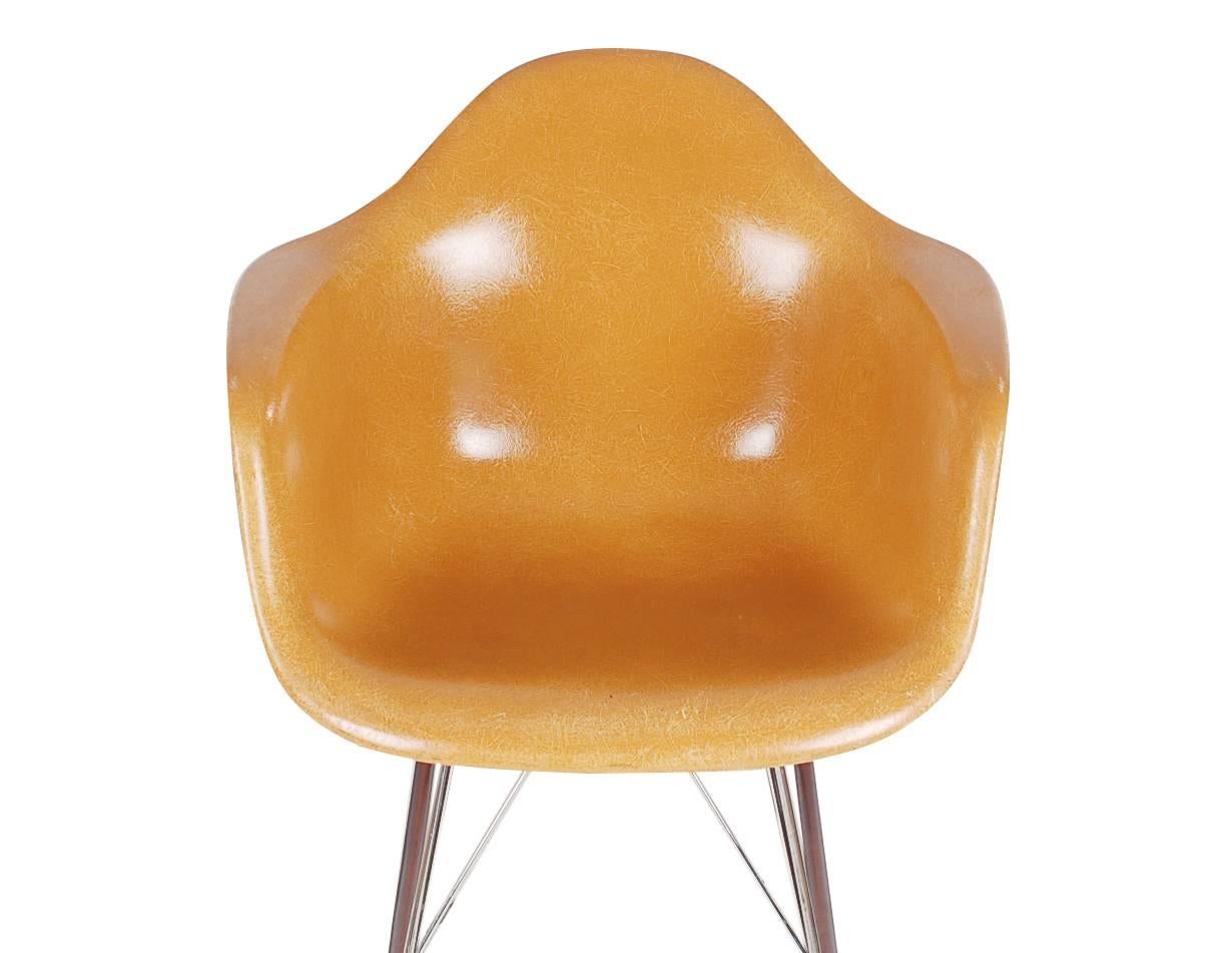 American Vintage Herman Miller / Charles Eames Fiberglass Rocking Chair
