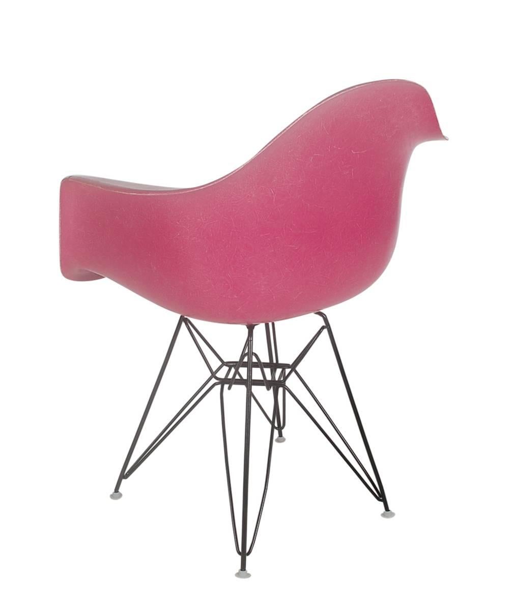 Mid-Century Modern Set of Four Hot Pink Fiberglass Chairs by Charles Eames for Herman Miller