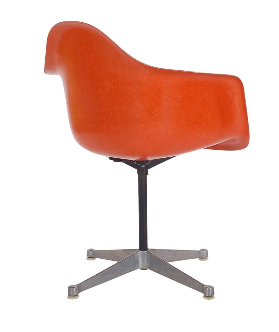 Mid-Century Modern Mid-Century Charles Eames for Herman Miller Fiberglass Dining Chairs in Orange For Sale