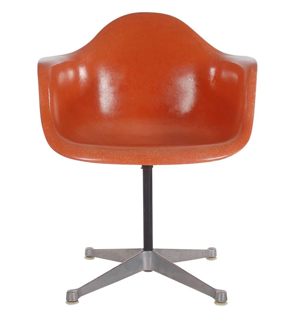 American Mid-Century Charles Eames for Herman Miller Fiberglass Dining Chairs in Orange For Sale