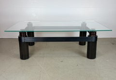 Tavolino Kaiser/Newman con isolatori in porcellana, base in alluminio nero e legno