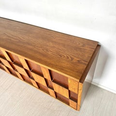 Credenza o cassettiera brutalista "Lane Mosaic" super rara a 9 cassetti in rovere e radice
