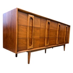 Lane Summit Mid Century Modern 9 Drawer Dresser, Walnut Lowboy with Burl Inserts