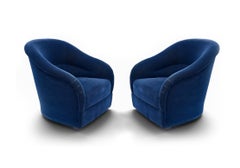 Paire de fauteuils de salon sculpturaux « Mid-Century Modern » à dossier en forme de tonneau, signés Ward Bennett