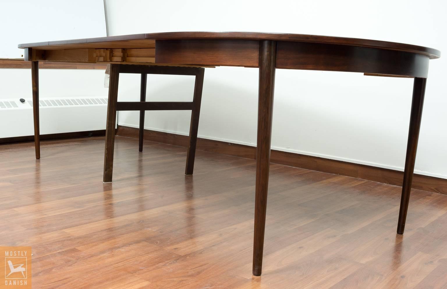 Round Dining Table Veneered Rosewood with Extensions 2