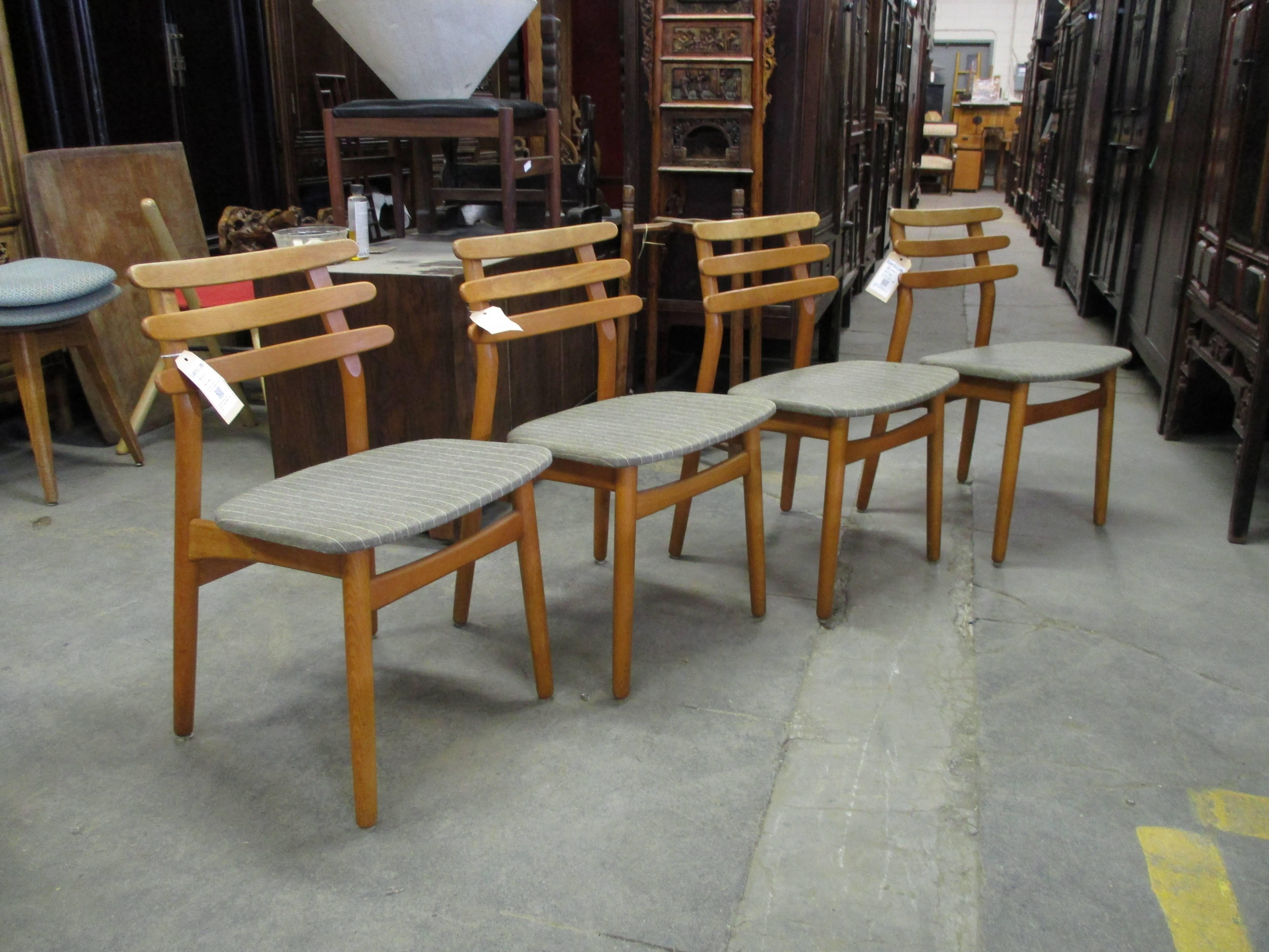 Poul Volther Ladder Back Dining Chairs in Beech, Model J48 In Excellent Condition For Sale In Ottawa, ON