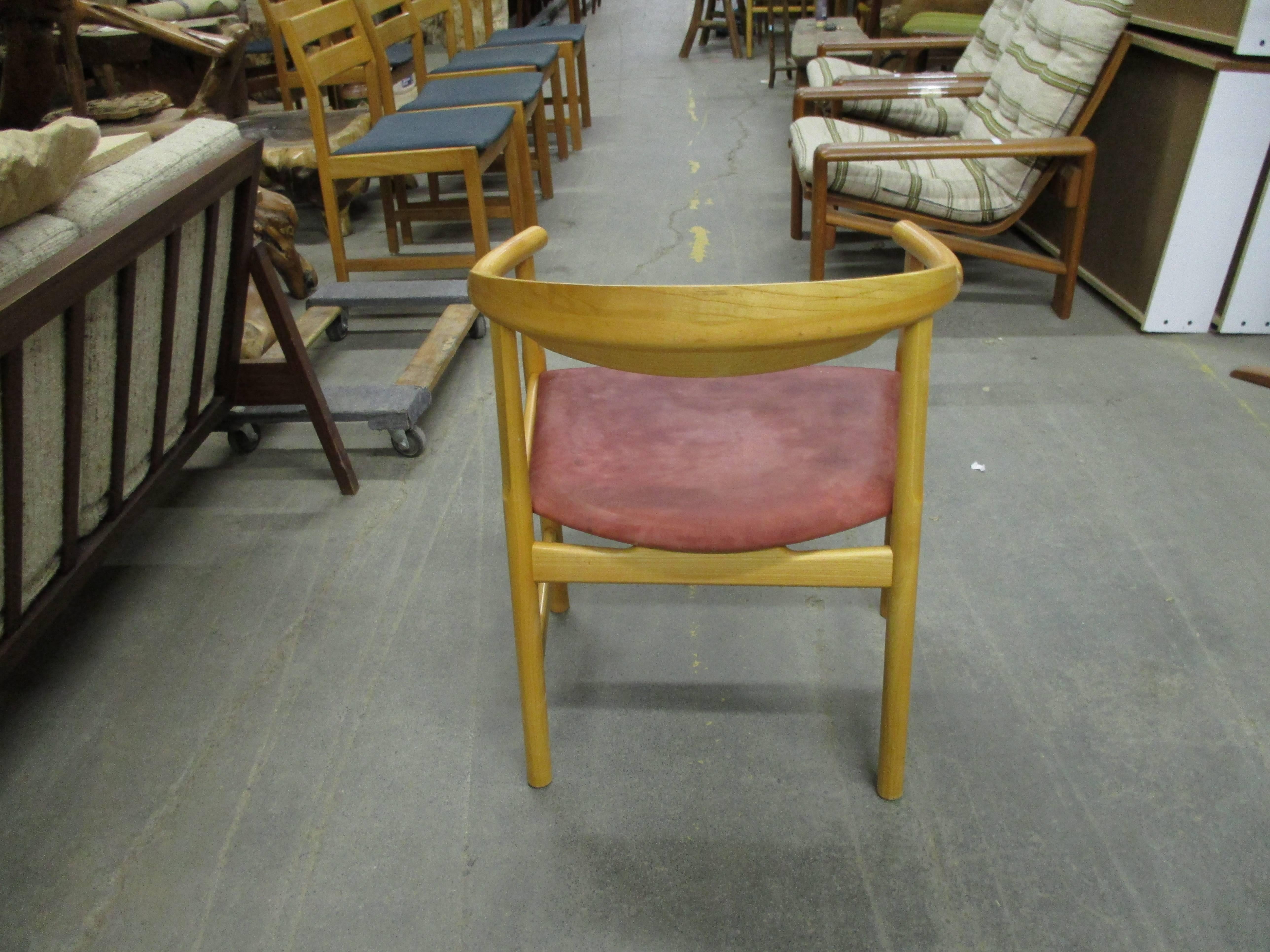 Hans J Wegner Six Armchairs Model PP-208 In Excellent Condition For Sale In Ottawa, ON