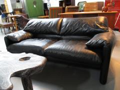 Maralunga Two-Seat Sofa by Vico Magistretti in Black Leather for Cassini