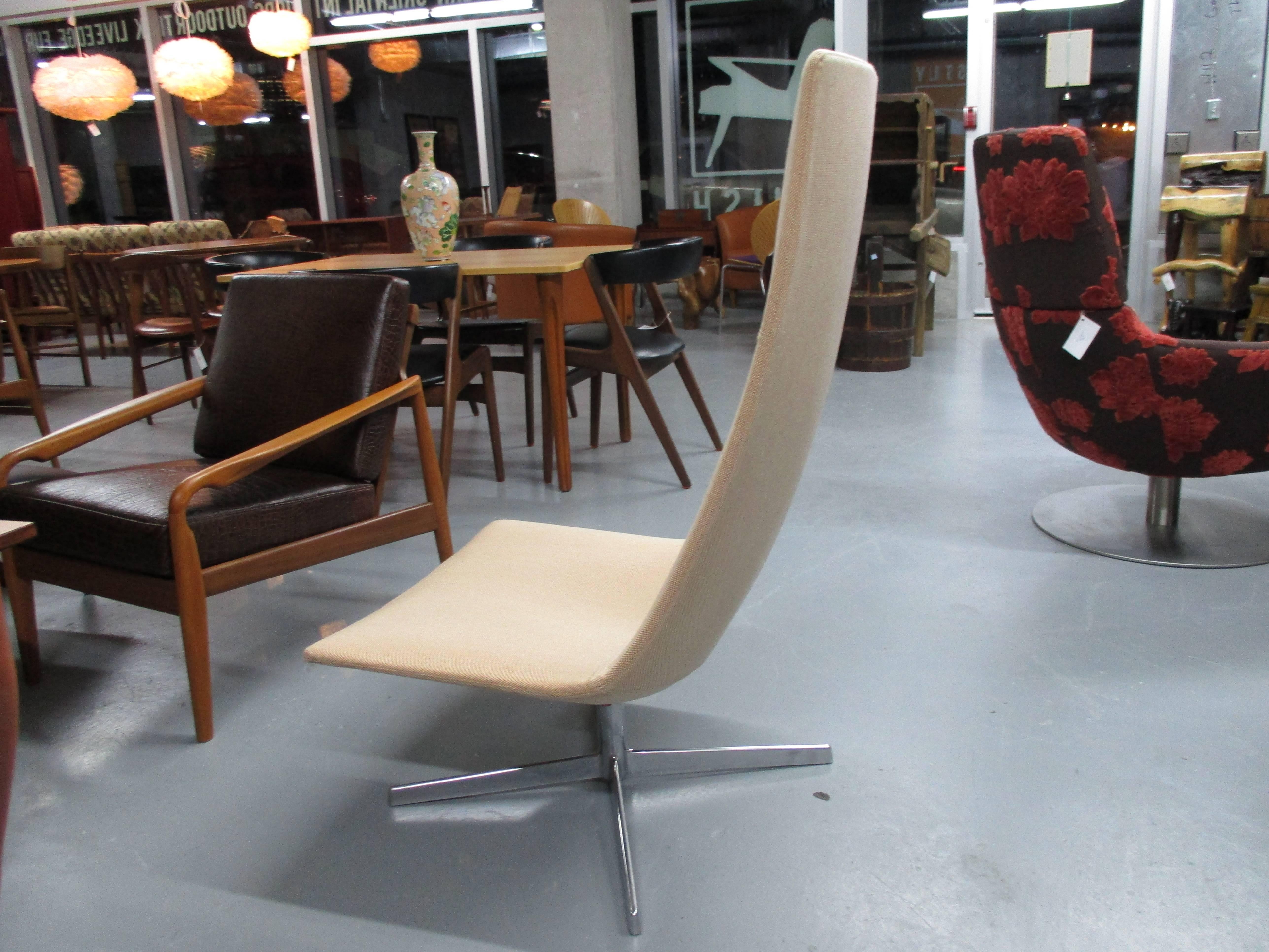 Catifa 60 Chair by Lievore, Altherr and Molina In Excellent Condition For Sale In Ottawa, ON