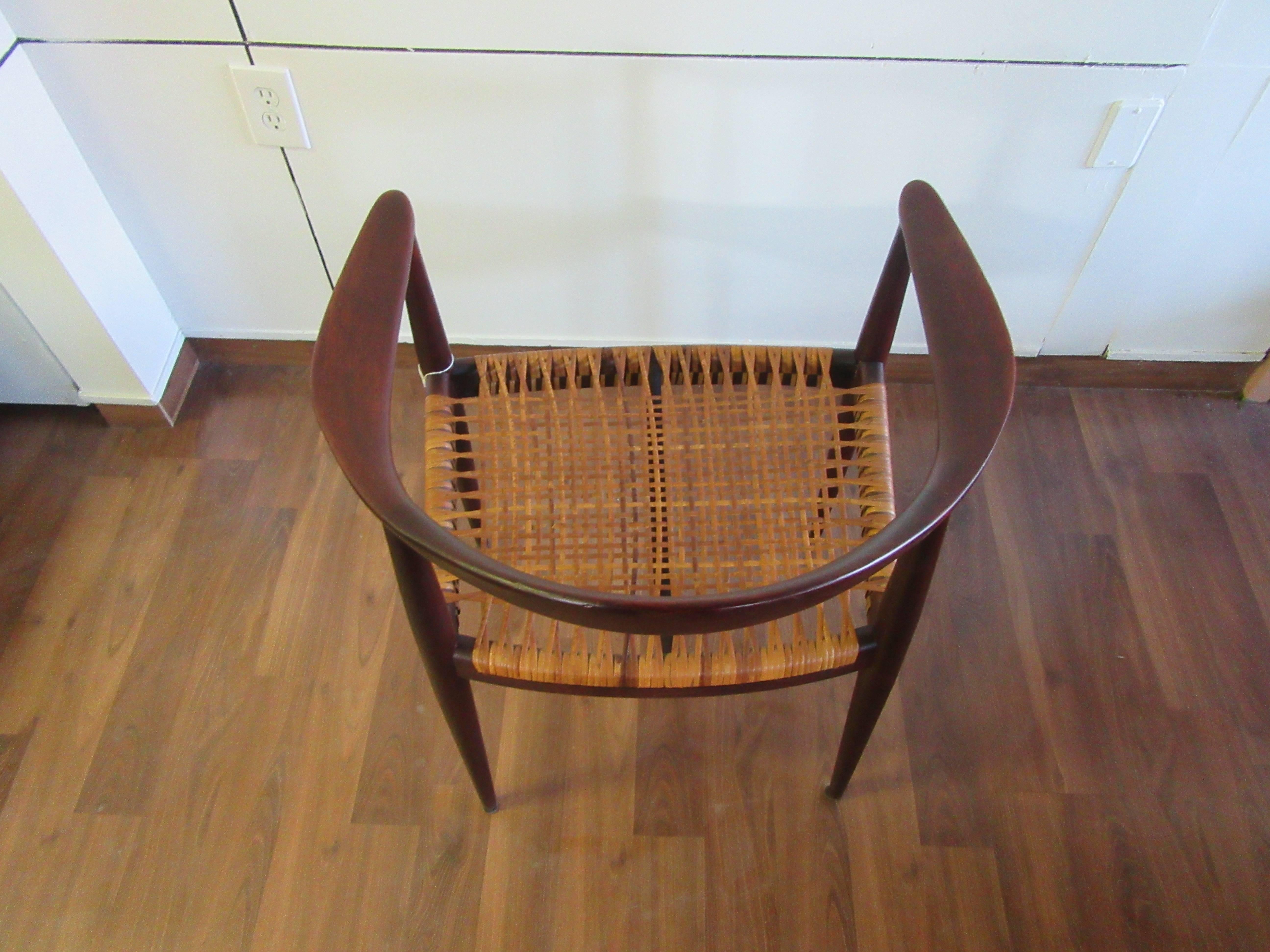20th Century Round Chair For Sale