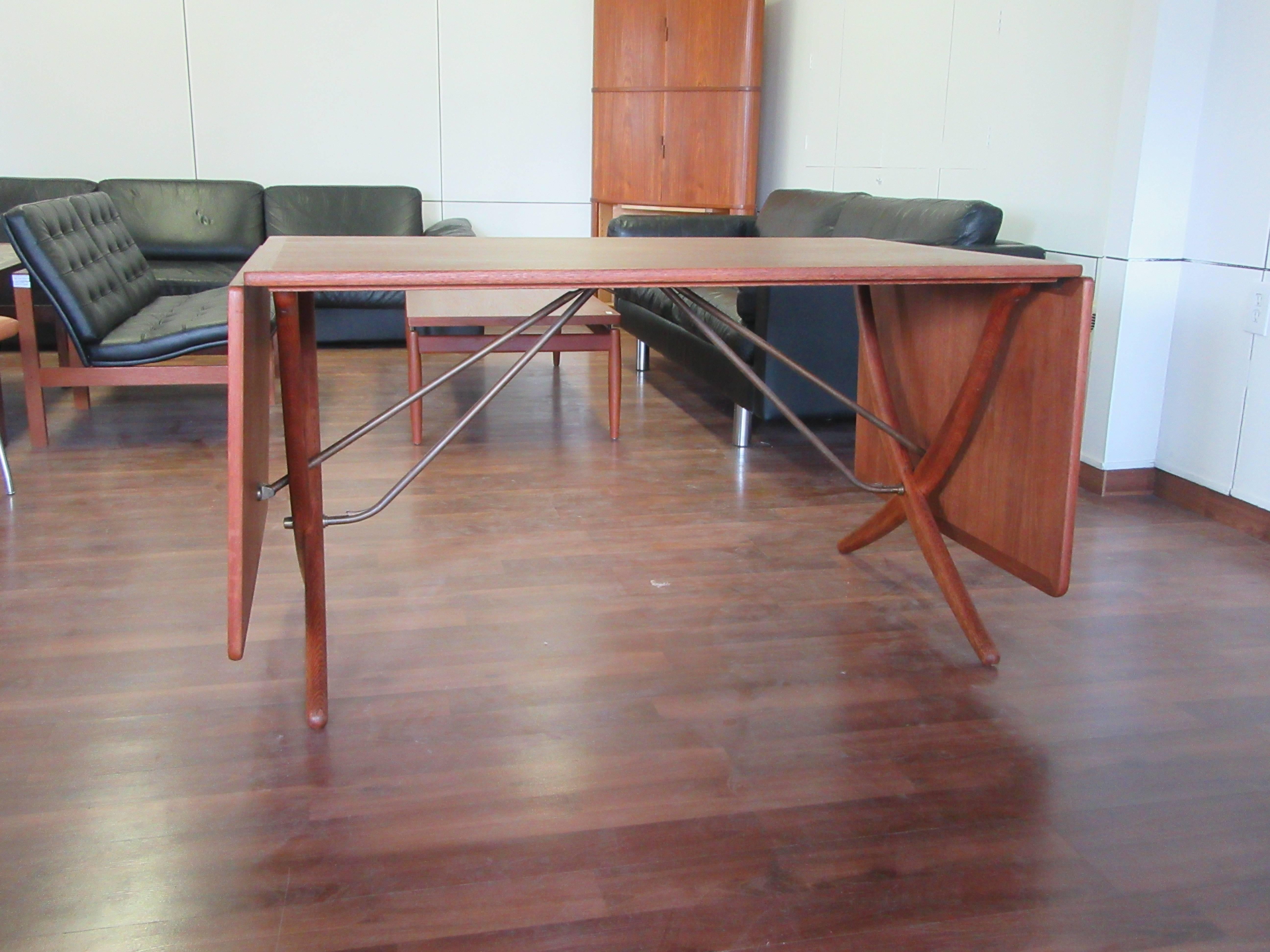 Mid-20th Century Hans Wegner AT304 Drop-Leaf Dining Table in Teak with Oak Sabre Legs For Sale