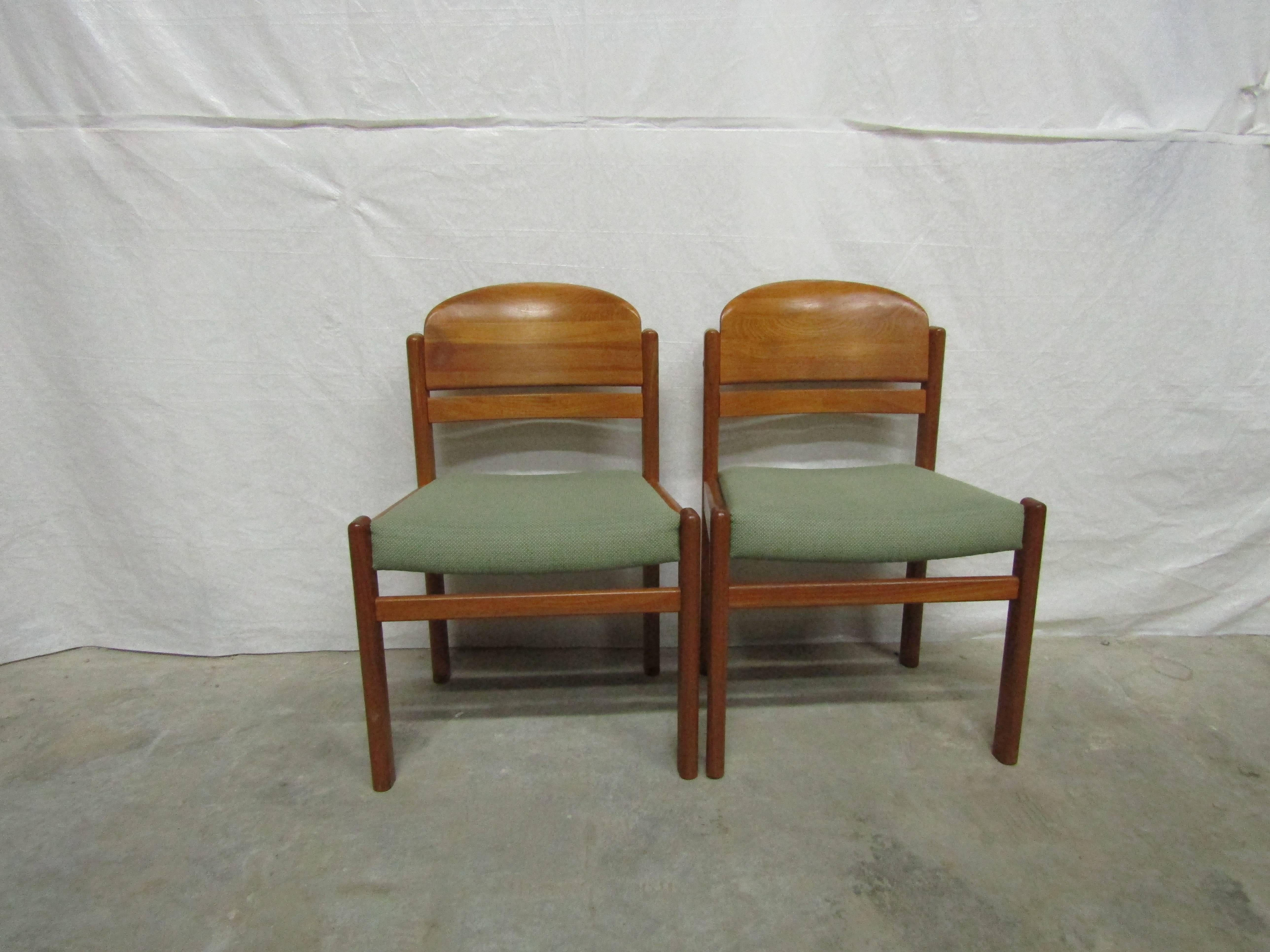 Mid-Century Modern Classic Set of Six Danish Sculptured BackTeak Chairs  For Sale