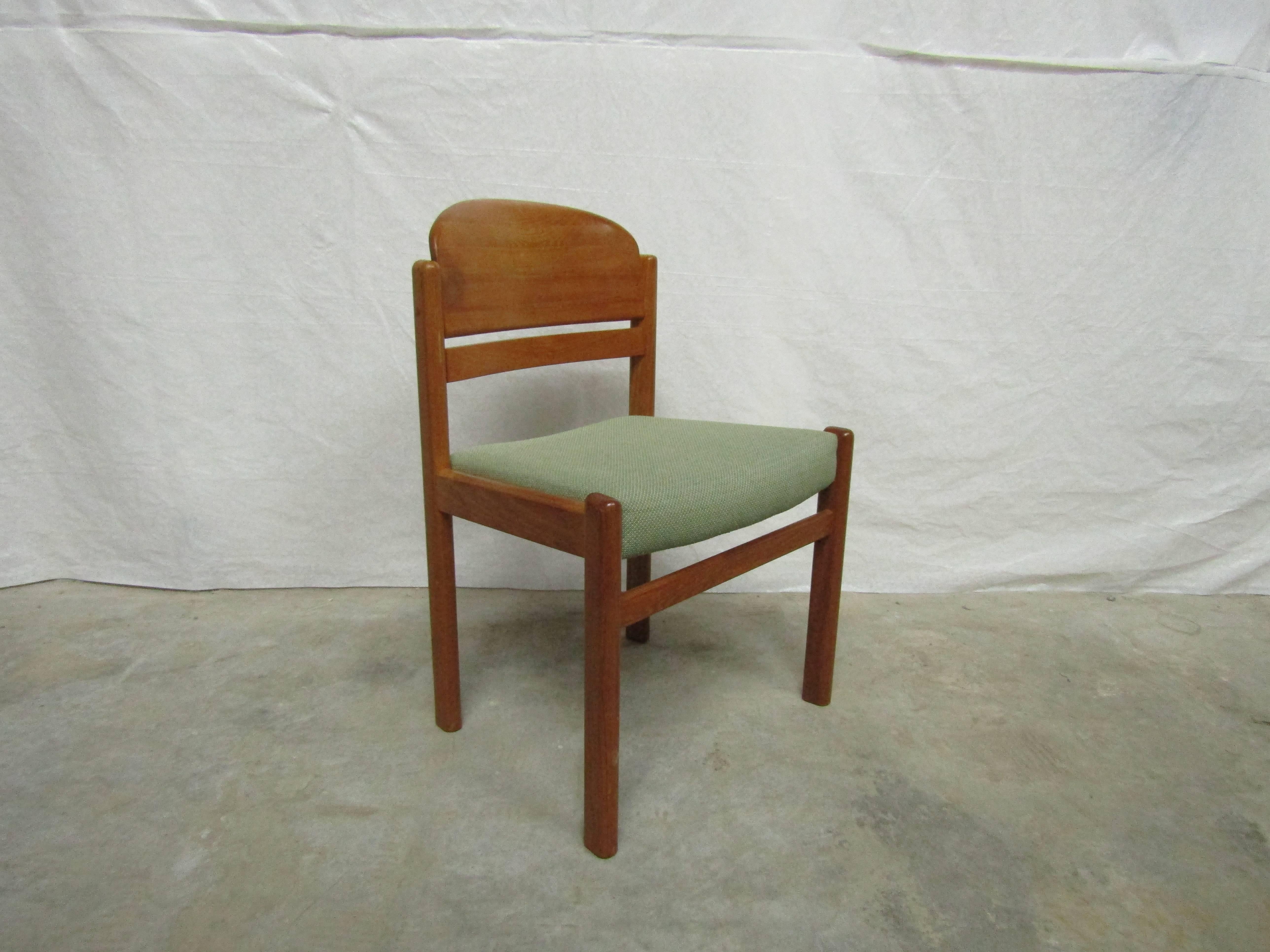 Classic Set of Six Danish Sculptured BackTeak Chairs  For Sale 1