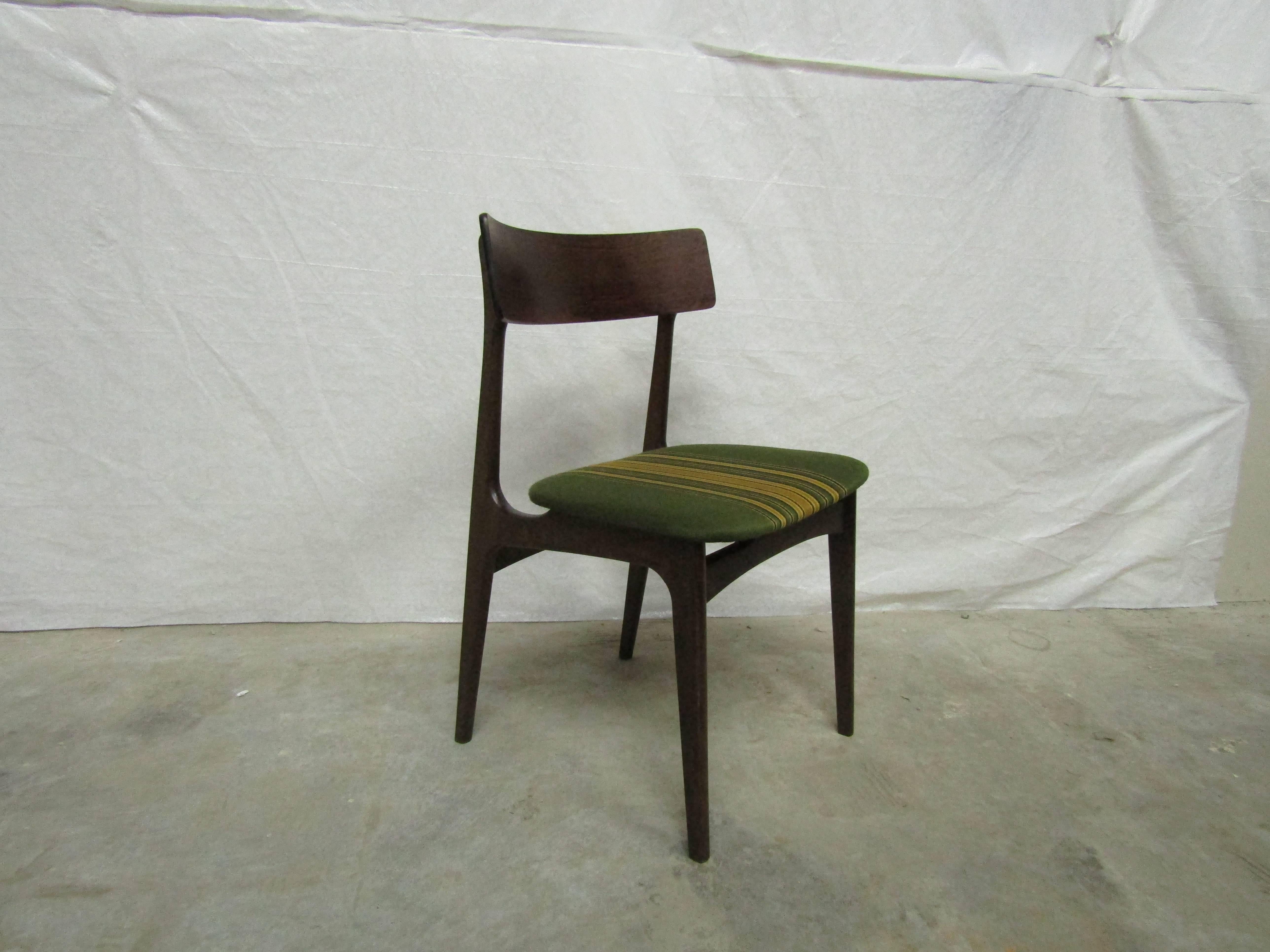 Solid Rosewood Dining Chairs Made in Denmark, Set of Four In Excellent Condition For Sale In Ottawa, ON