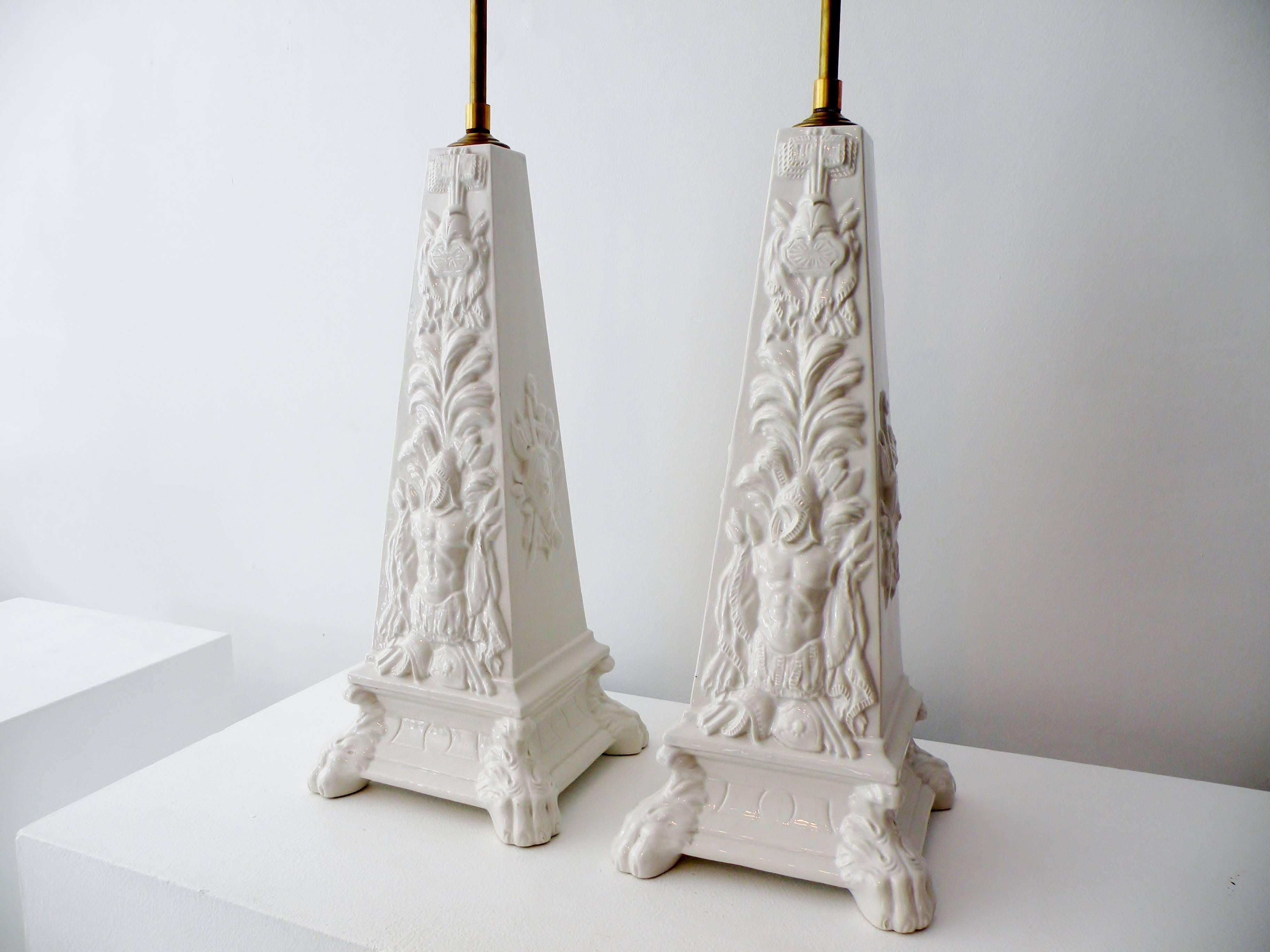 Hollywood Regency Mottahedeh Blanc de Chine Classical Obelisk Pair Table Lamps Italian Ceramic For Sale