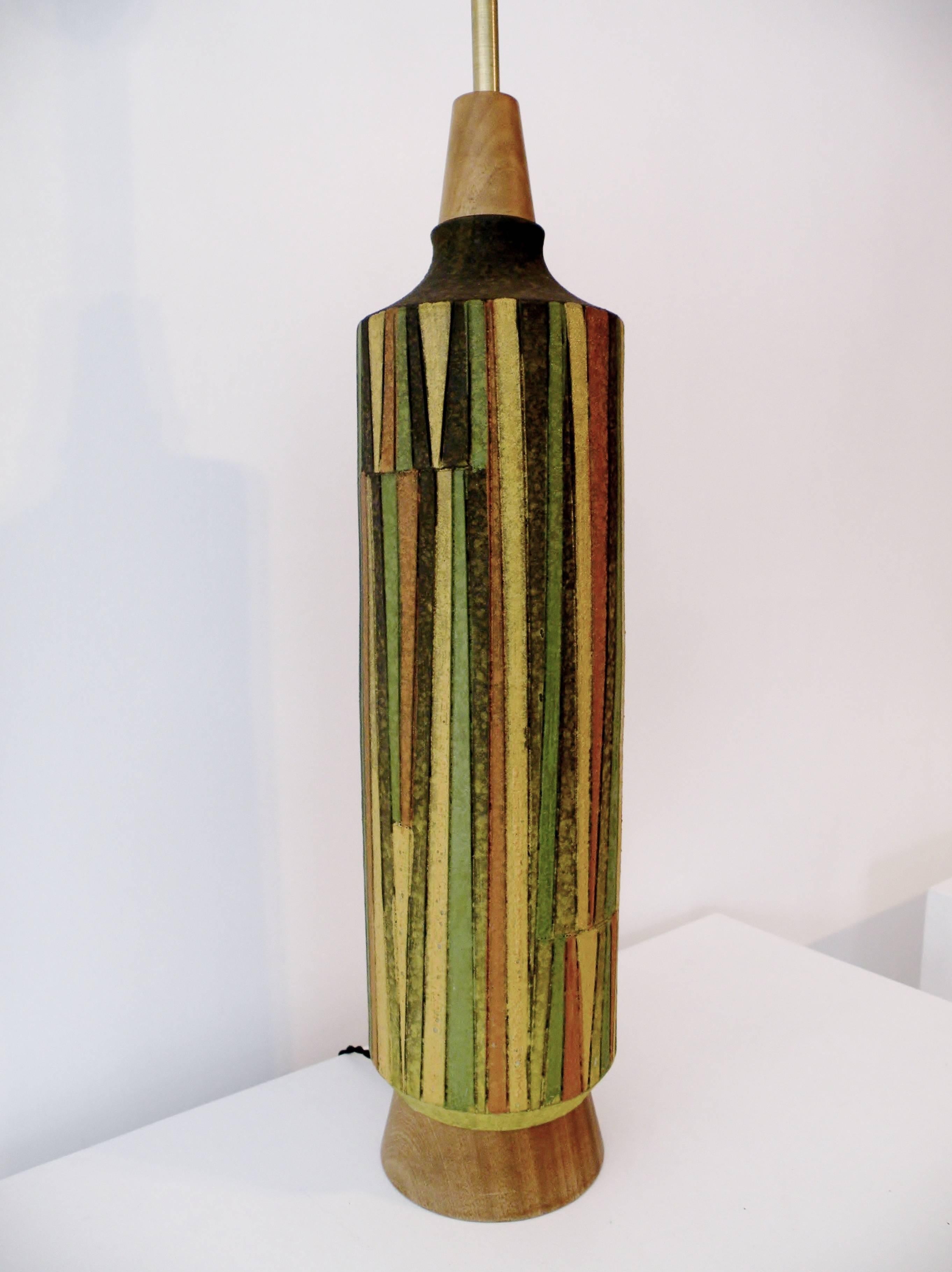 Large Aldo Londi Milano Moderno Bitossi Italian Art Pottery Table Lamp In Good Condition In Denver, CO