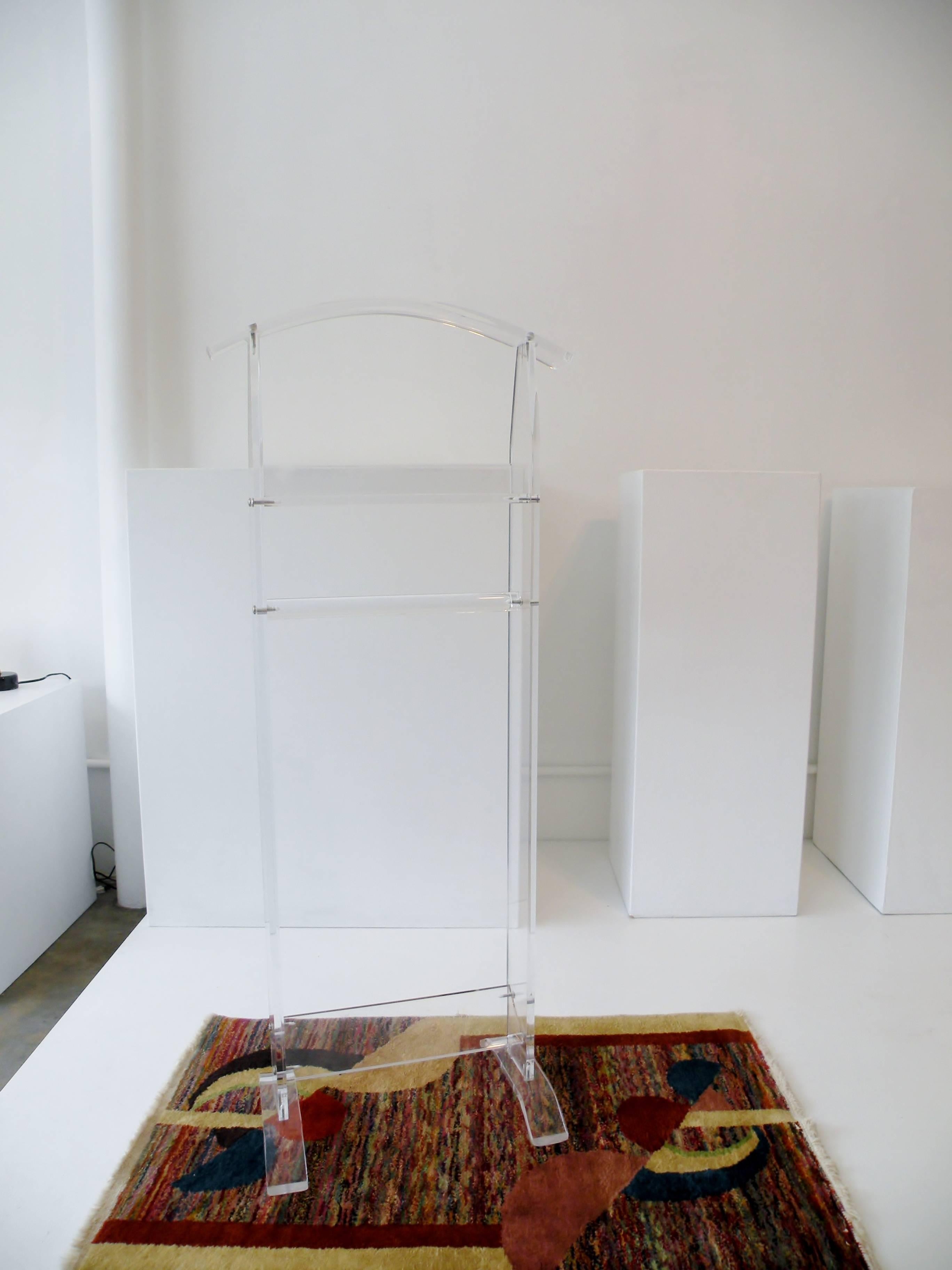 Modern 1970s Acrylic Lucite Valet Stand In Good Condition For Sale In Denver, CO