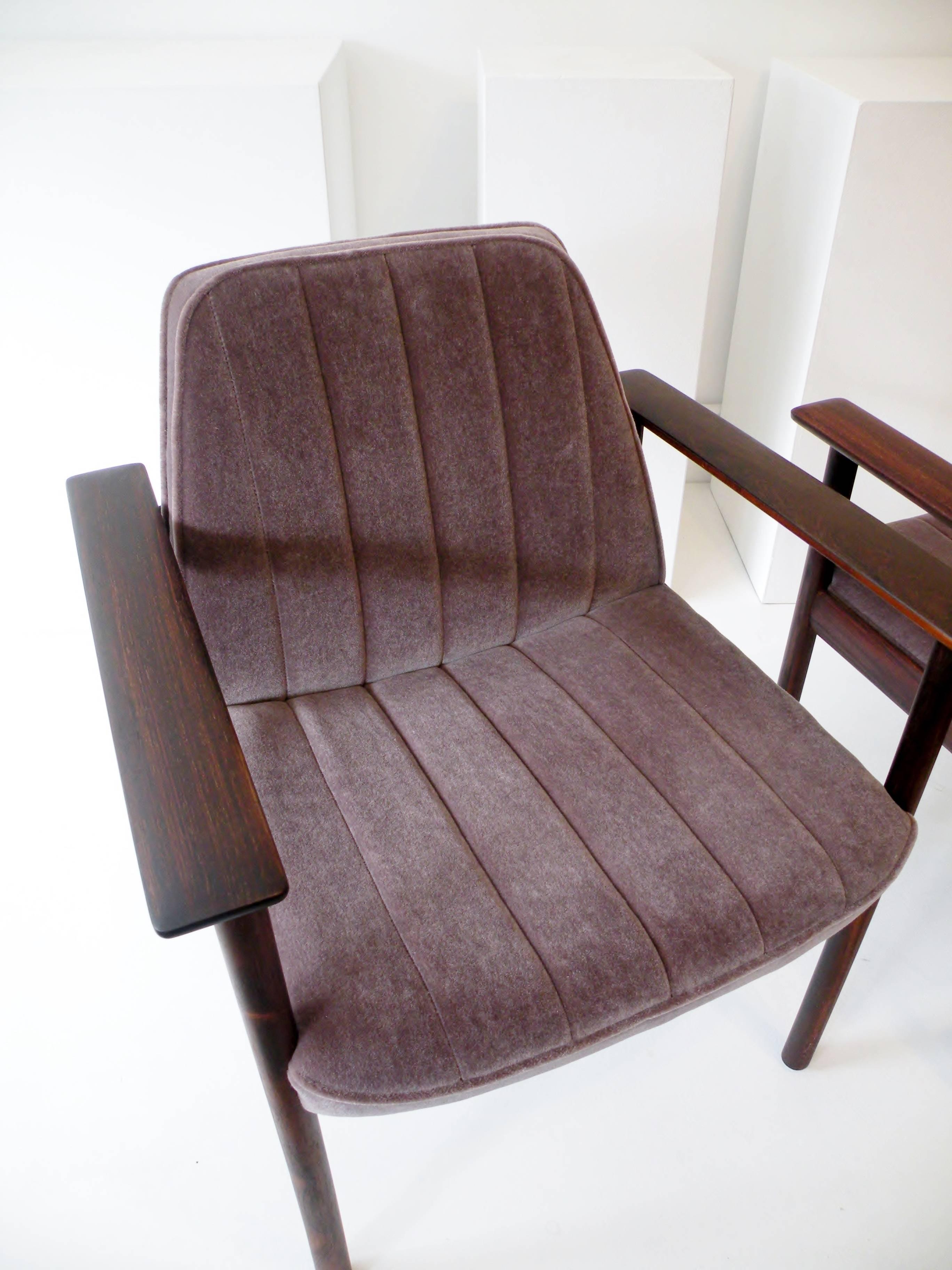 Mohair Pair of Fredrik Kayser Attributed Solid Rosewood Executive Lounge Chairs Norway