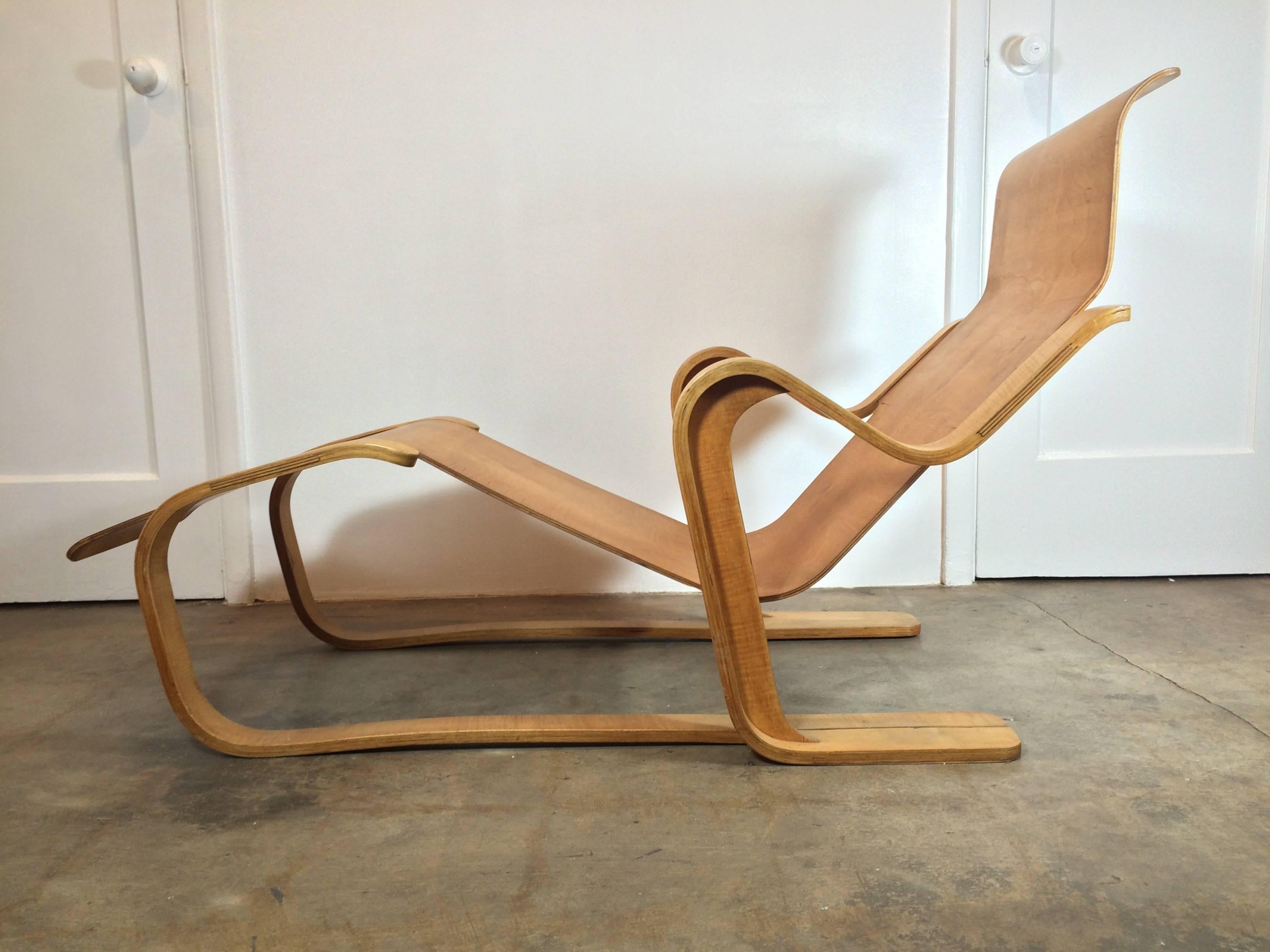 'Long Chair' designed by Marcel Breuer, made by Isokon Furniture Company, England, 1935-36

The 'Long chair', with its bent frame of laminated birch wood supporting the shaped timber seat and back, was developed soon after Marcel Breuer settled in