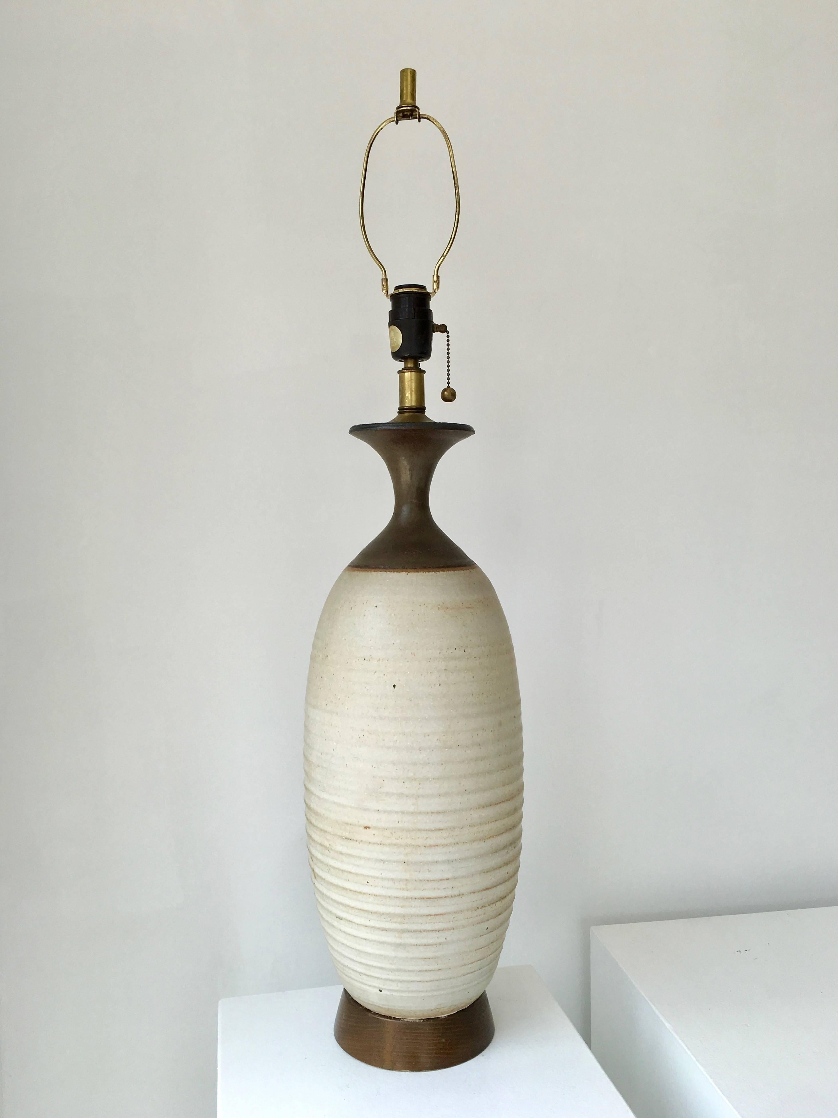 Mid-20th Century Midcentury Bob Kinzie Affiliated Craftsmen California Studio Pottery Table Lamp