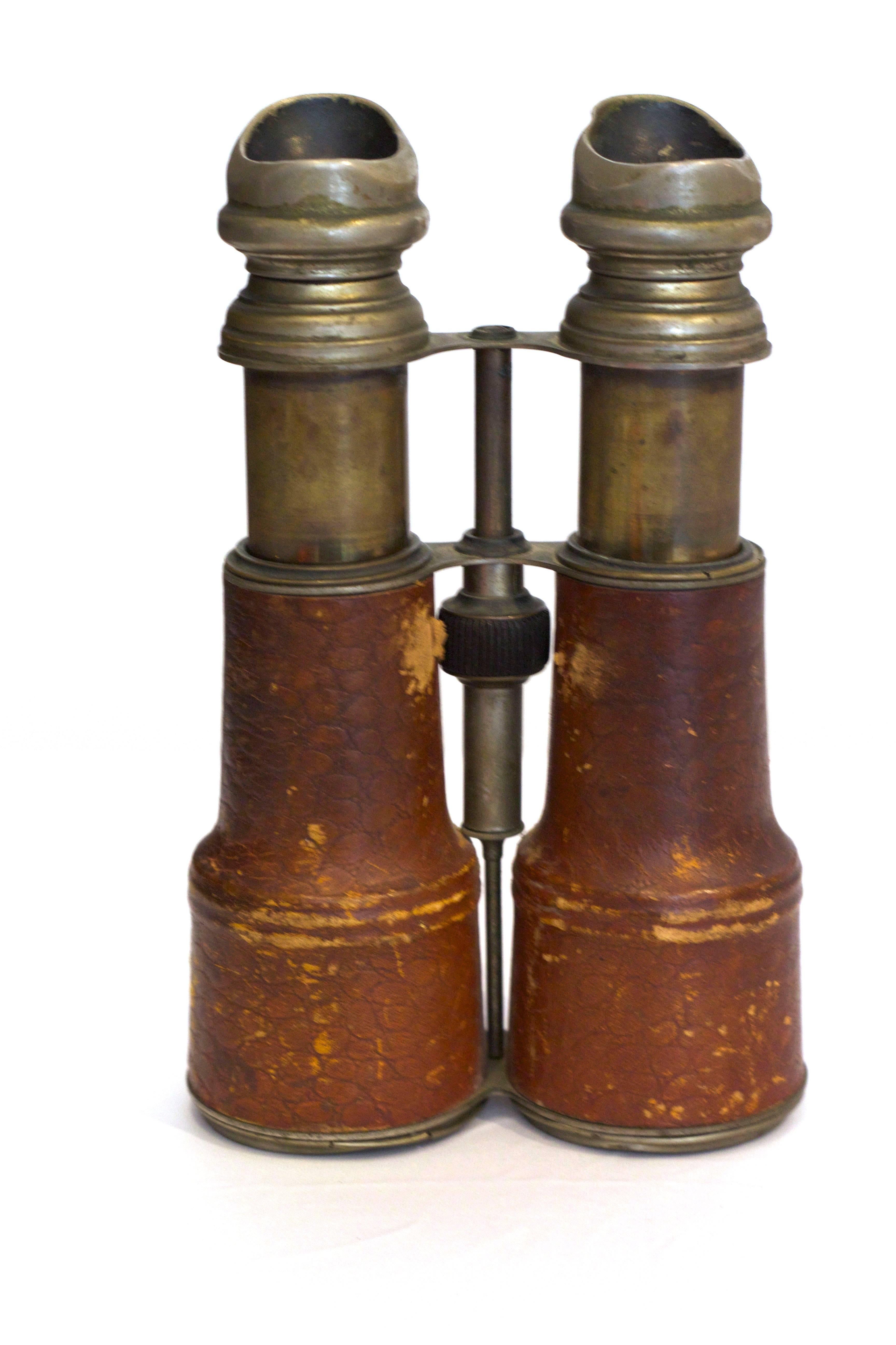 Early 20th c. Leather and Brass Binoculars In Excellent Condition In San Francisco, CA
