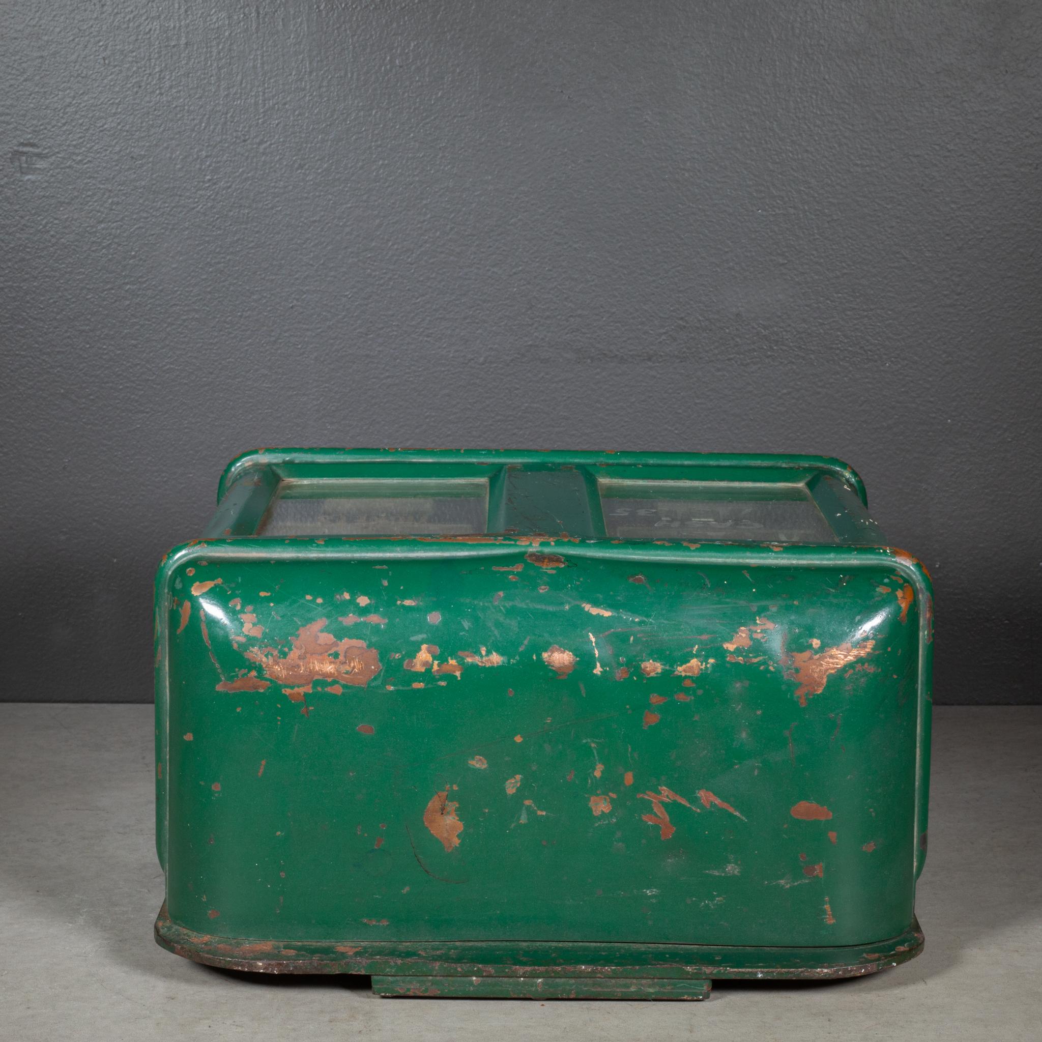 Peint A.I.C C. ancien avec poignée en bronze c.1910 en vente