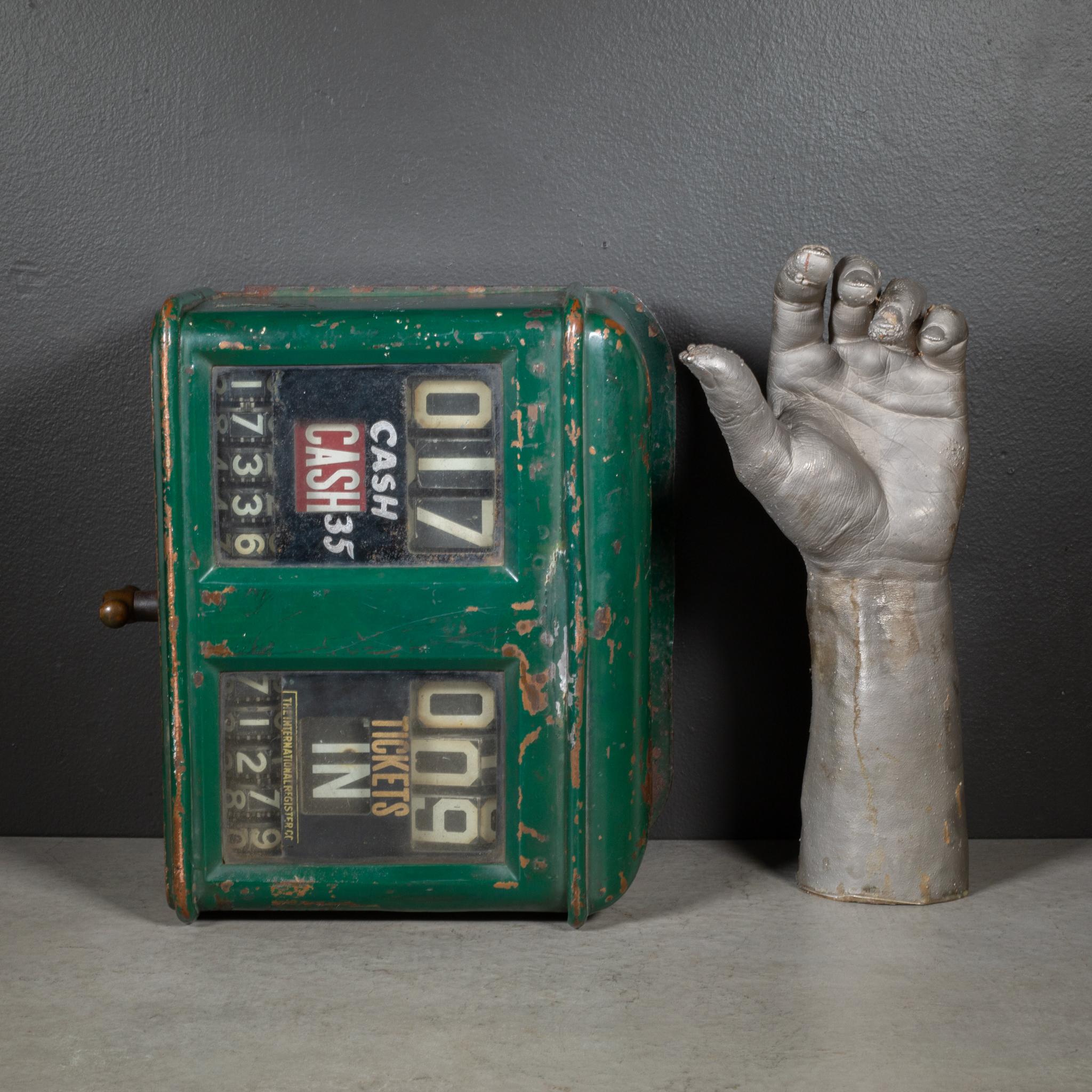 20ième siècle A.I.C C. ancien avec poignée en bronze c.1910 en vente