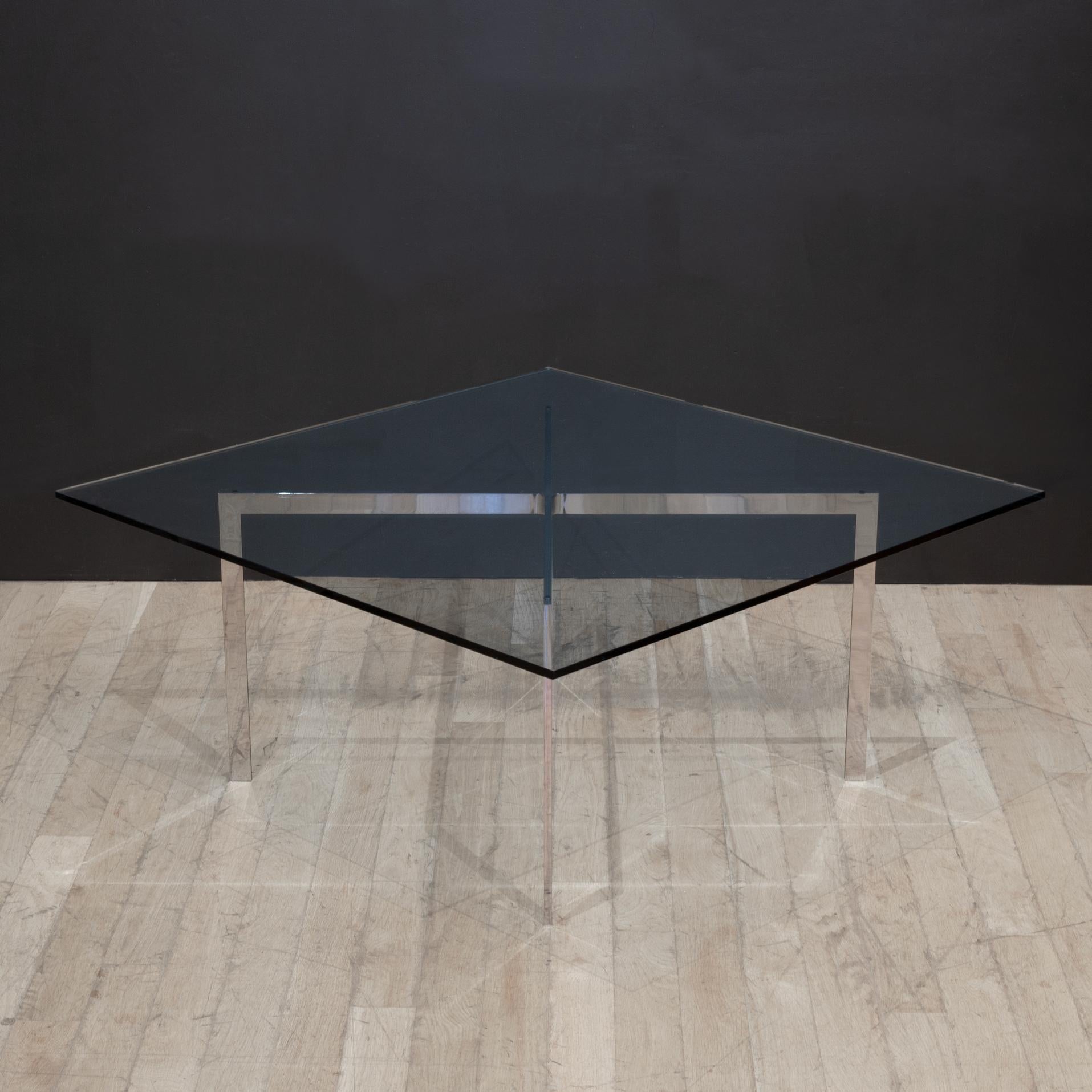 Mid-Century Modern Table basse de style Barcelone de Mies Van Der Rohe en vente