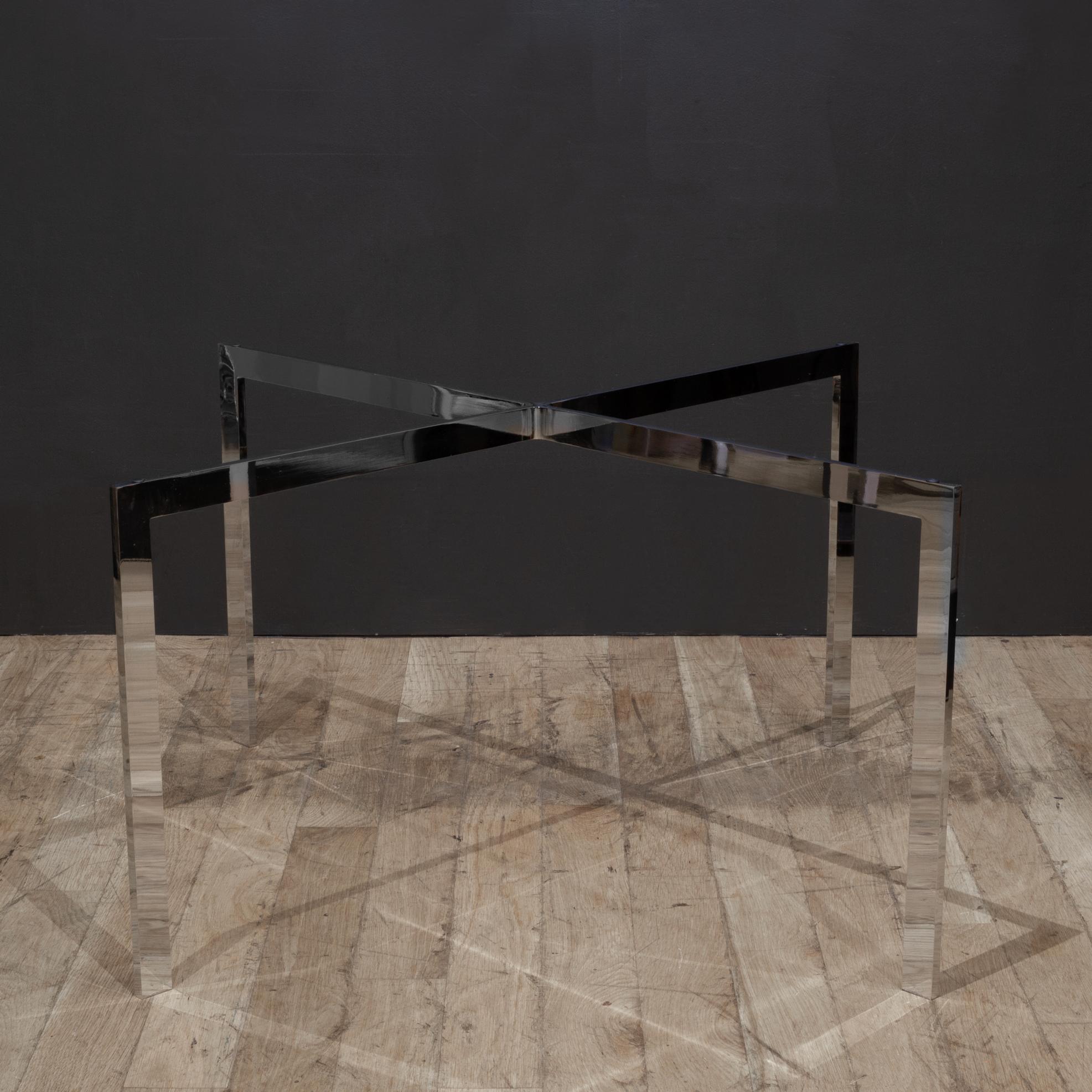 XXIe siècle et contemporain Table basse de style Barcelone de Mies Van Der Rohe en vente