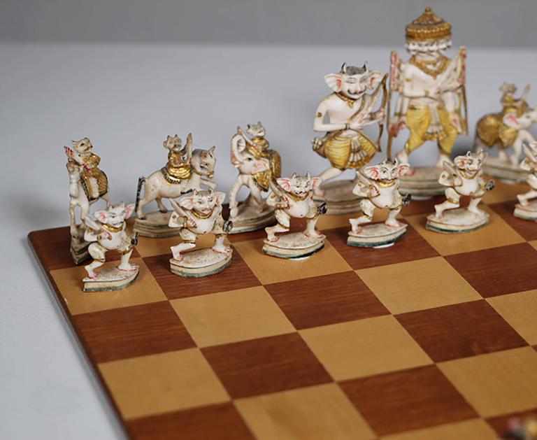 Midcentury Hand Carved Indian Chess Set with Original Carrying Case c