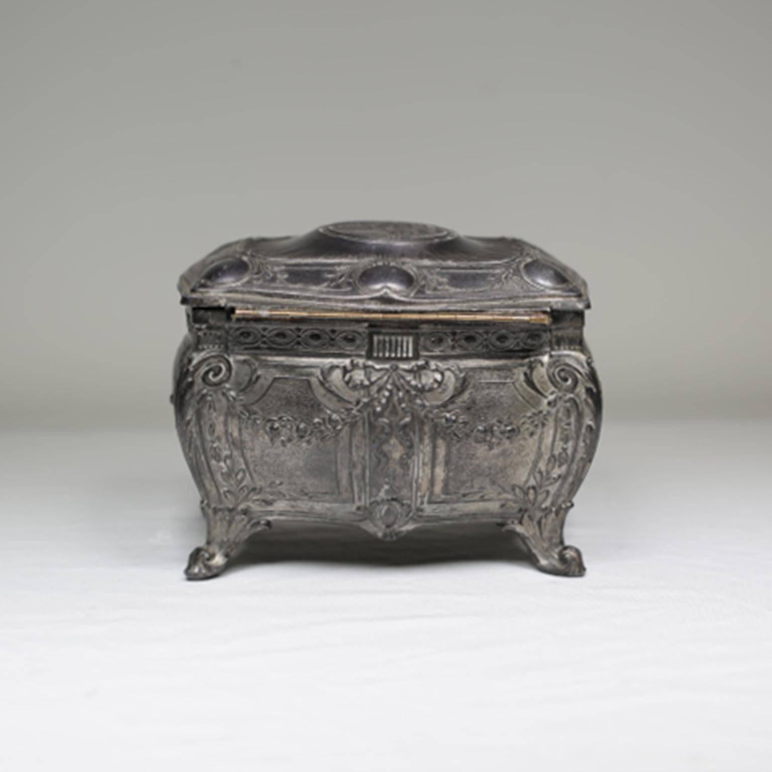 Late 19th-Early 20th Century Pewter Box Depicting City Palace of Berlin Germany 2