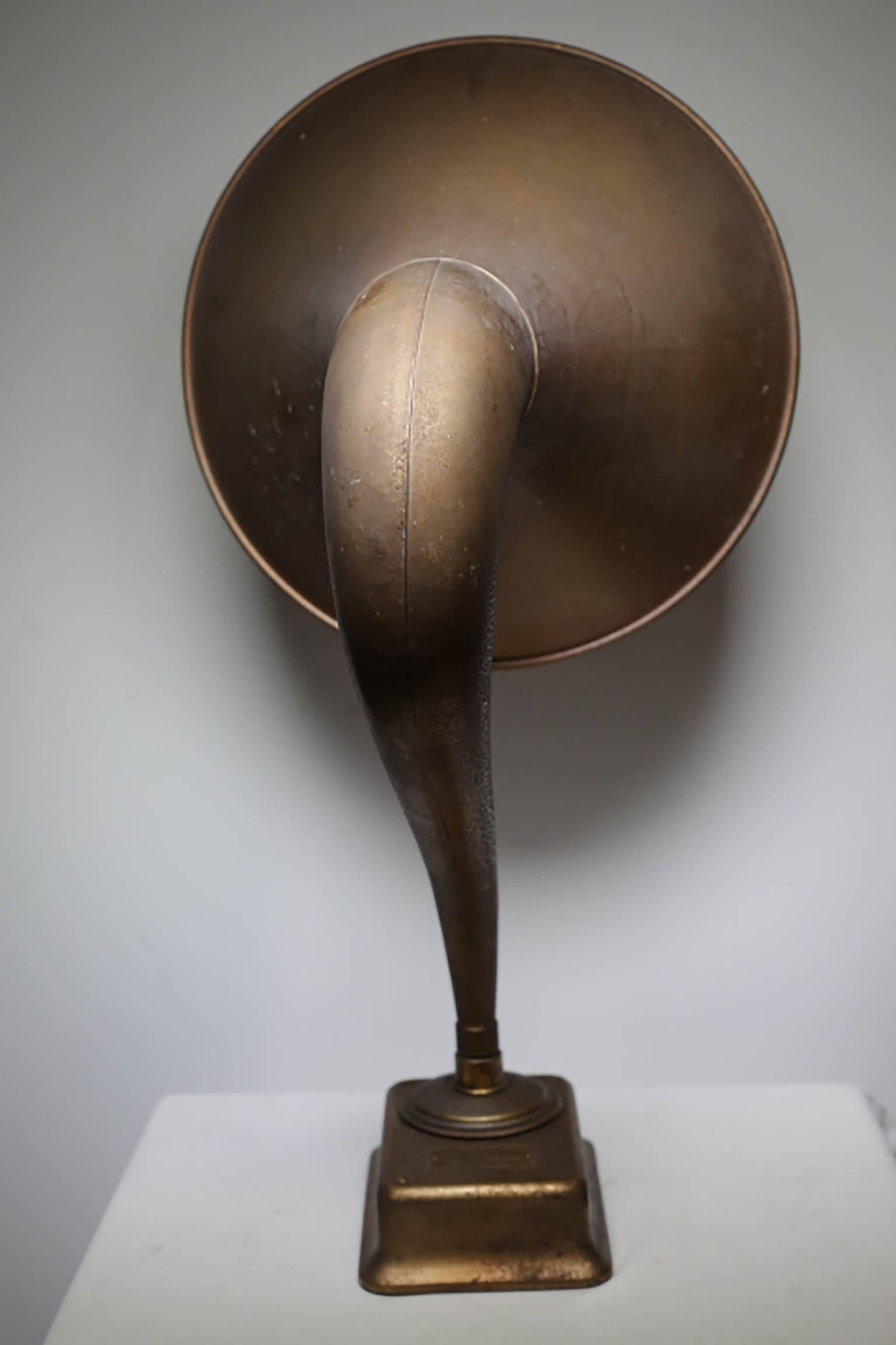 Early 20th Century Magnavox Co. Speaker Horn, circa 1920s For Sale at