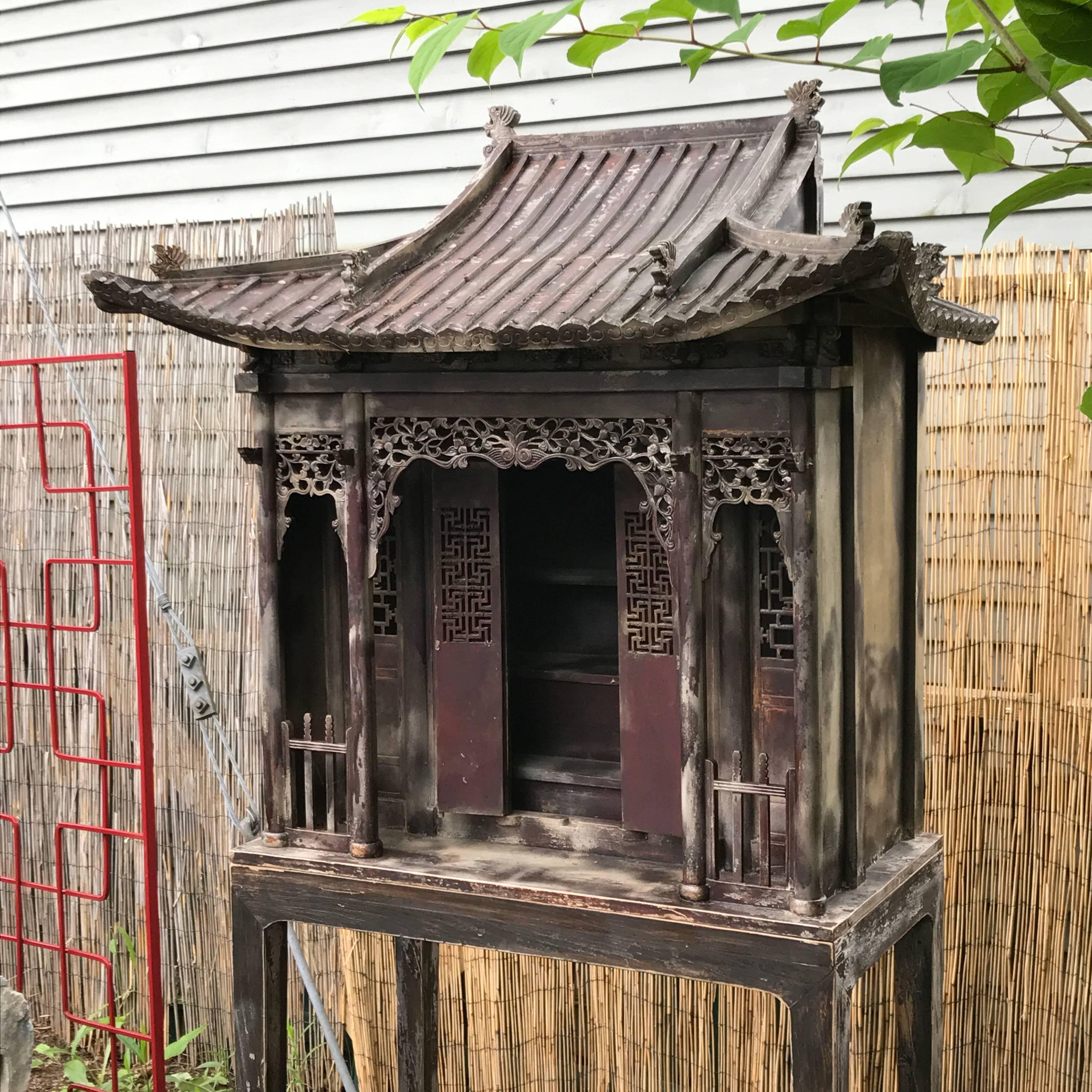 Lacquered  Chinese Important Antique Hand carved Wooden Shrine, Qing dynasty 1644-1912  