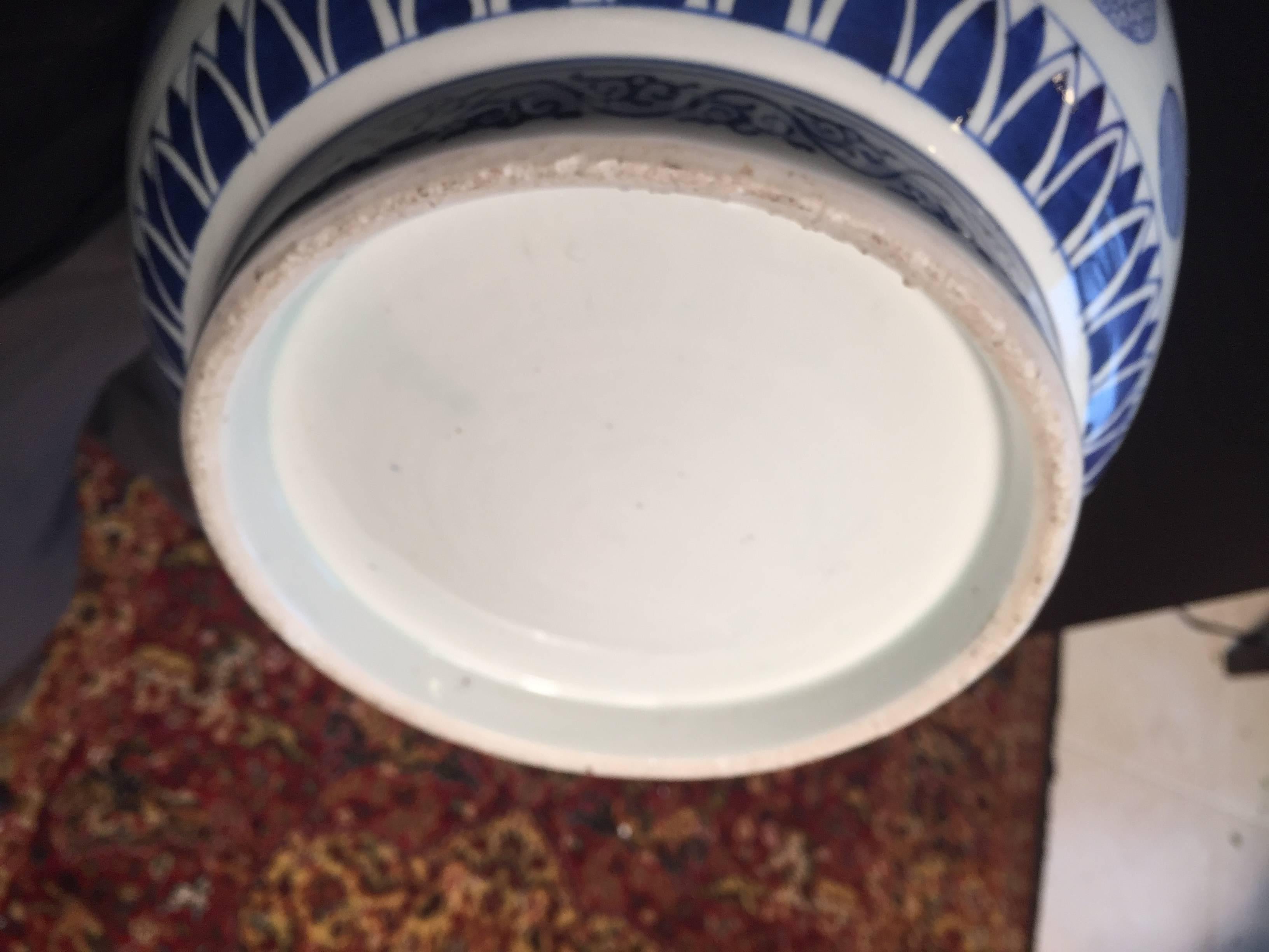 Japanese Big Antique Hand made hand glazed Blue White Porcelain Covered Jar 1