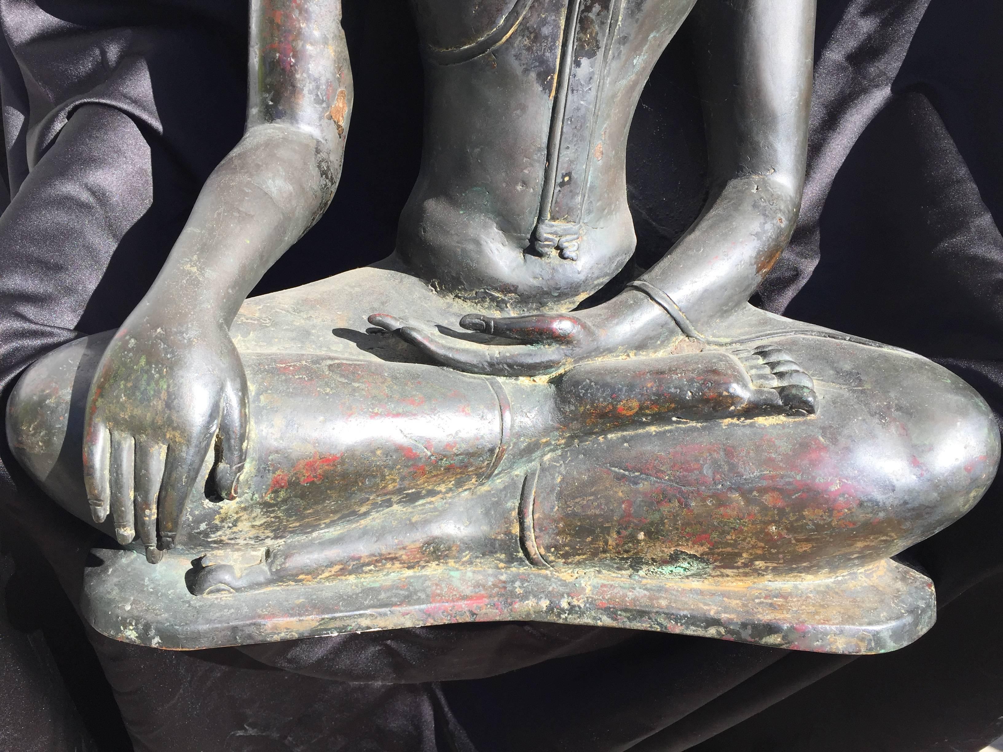 Monumental Bronze Seated Buddha, 19th Century, Old Collection In Good Condition In South Burlington, VT