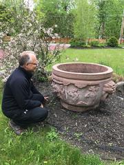 China Huge Hand-Carved Round Garden Stone Planter or Water Basin